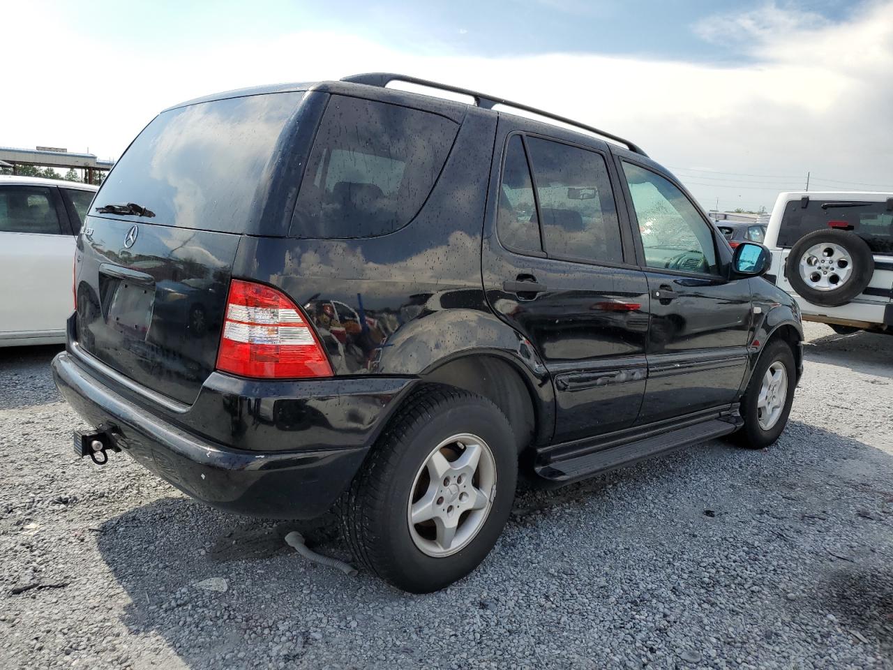1999 Mercedes-benz Ml 320 Черный vin: 4JGAB54E1XA080703