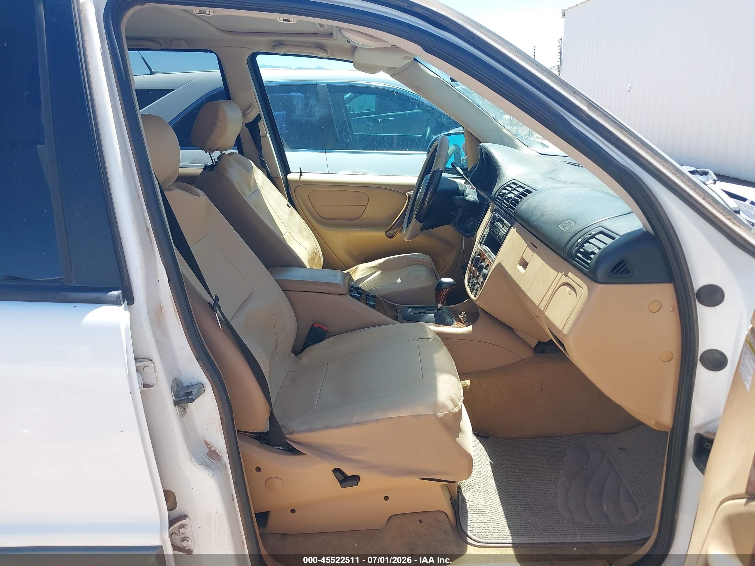 1999 Mercedes-benz Ml 320   White vin: 4JGAB54E1XA133237