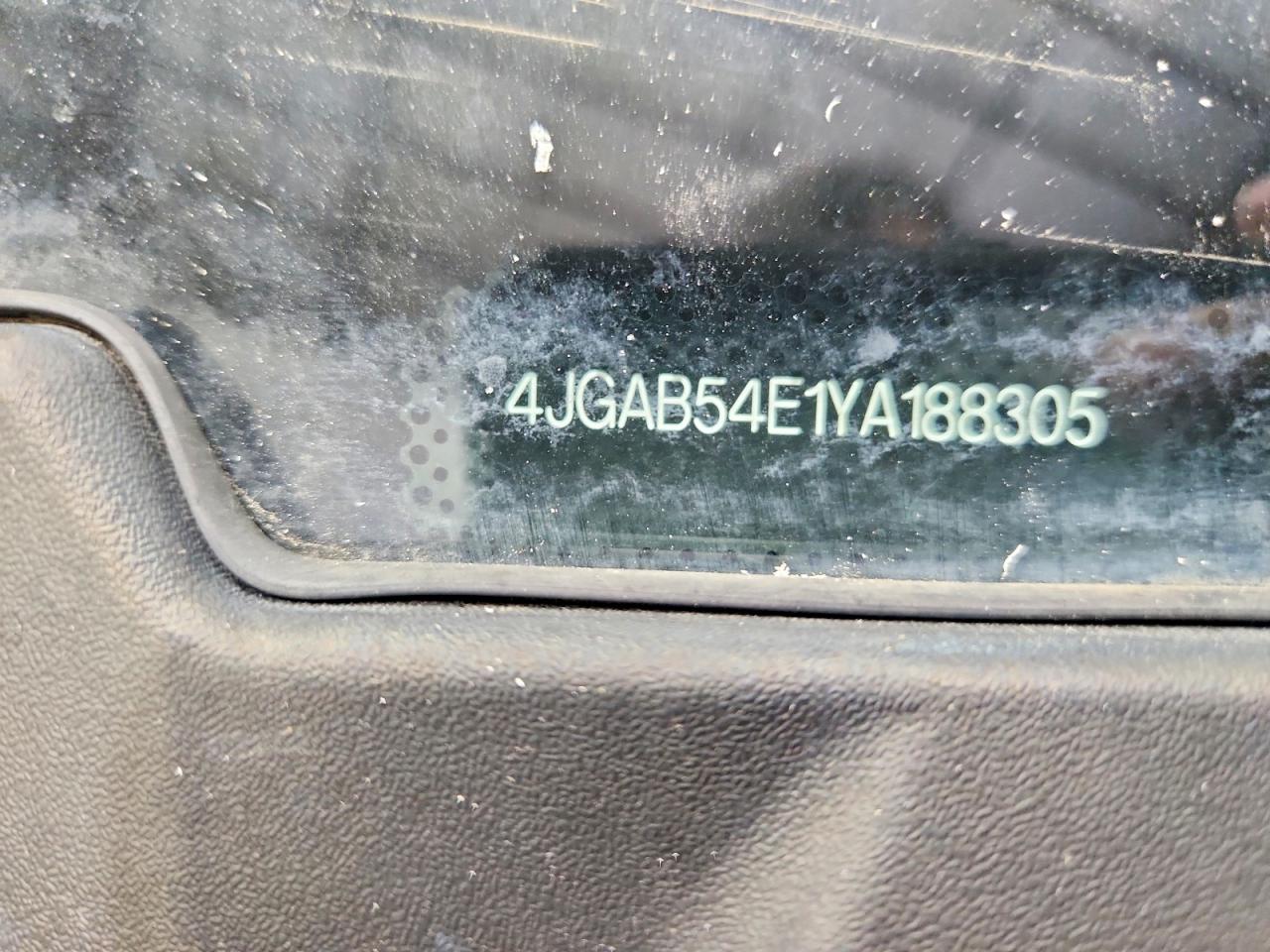 2000 Mercedes-benz Ml 320 Silver vin: 4JGAB54E1YA188305