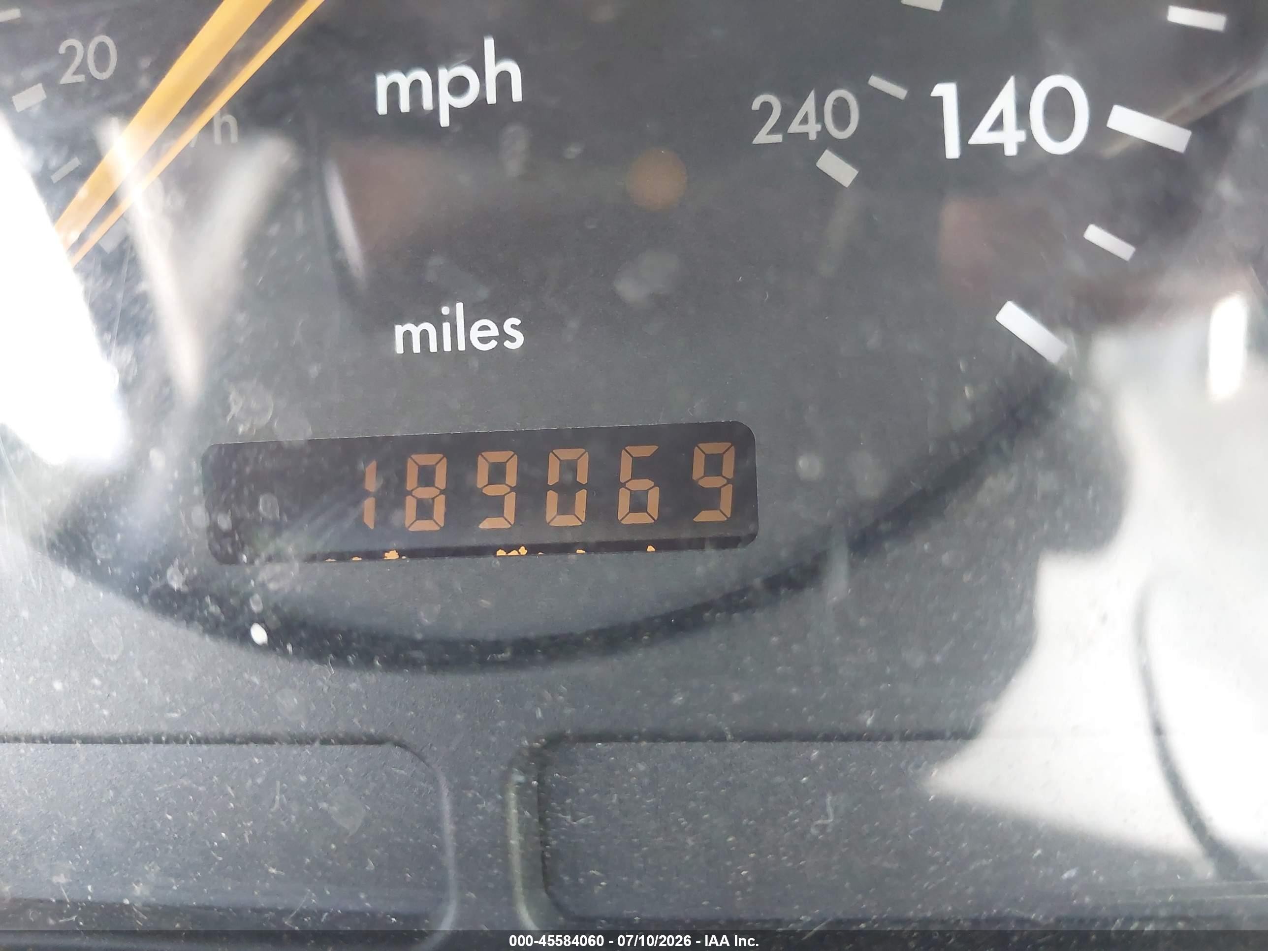 2002 Mercedes-benz Ml 320   Silver vin: 4JGAB54E22A304313