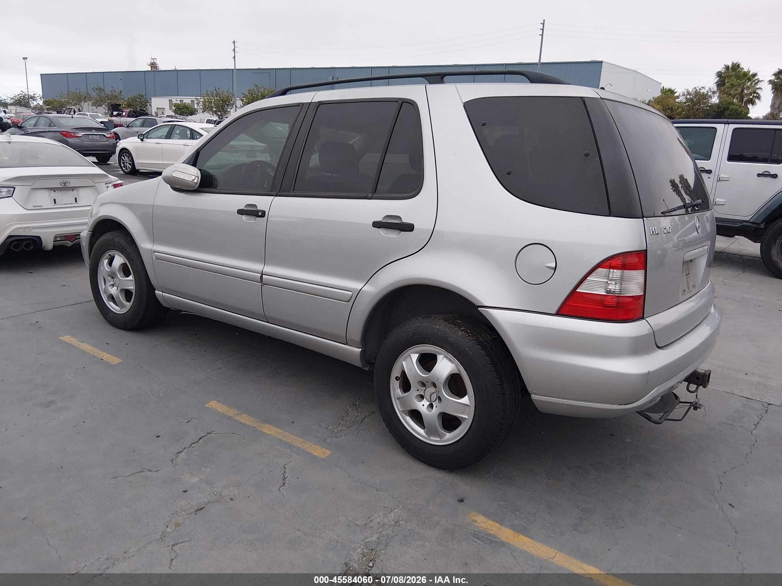 2002 Mercedes-benz Ml 320   Silver vin: 4JGAB54E22A304313