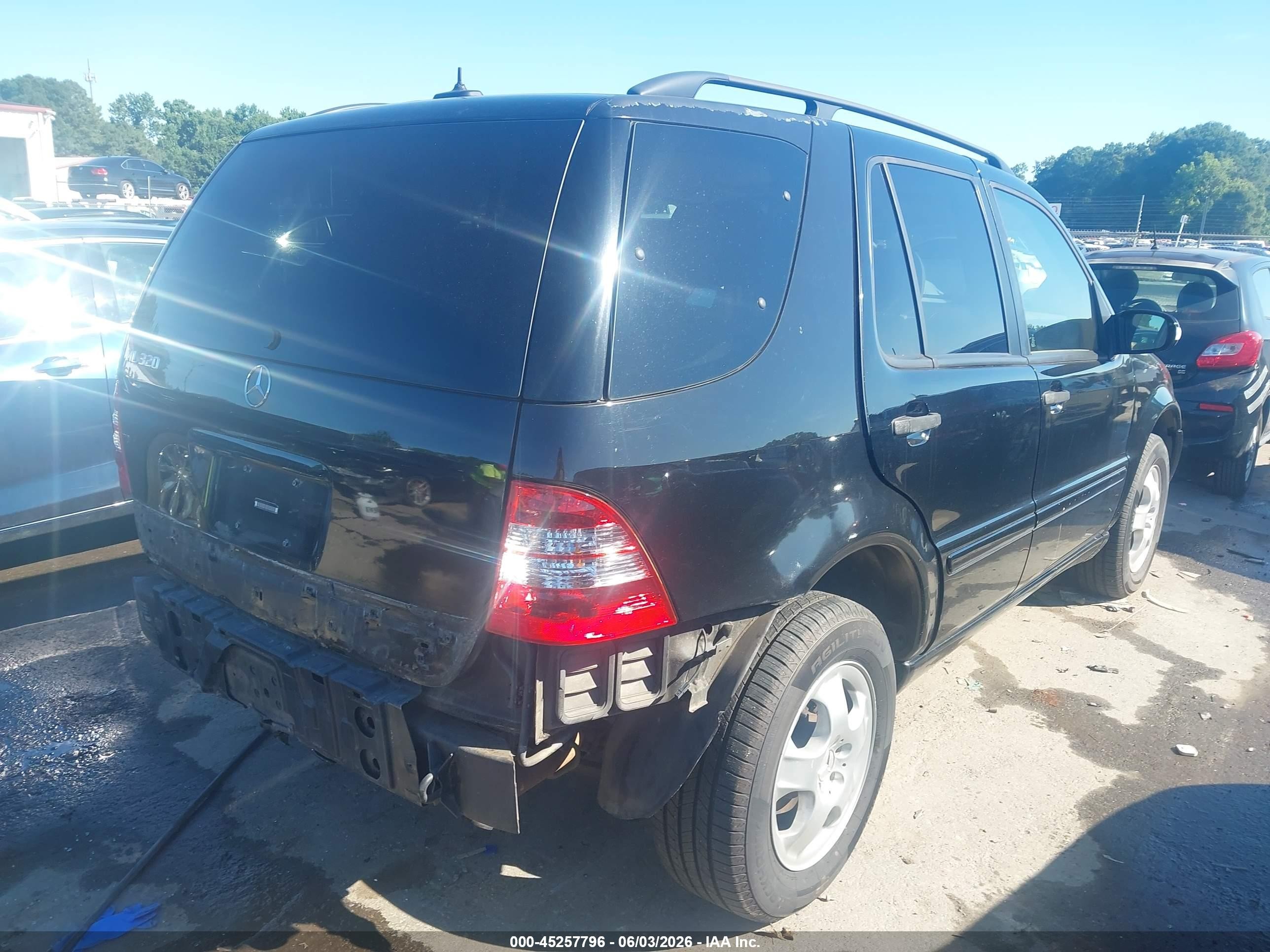 2002 Mercedes-benz Ml 320   Black vin: 4JGAB54E22A316414