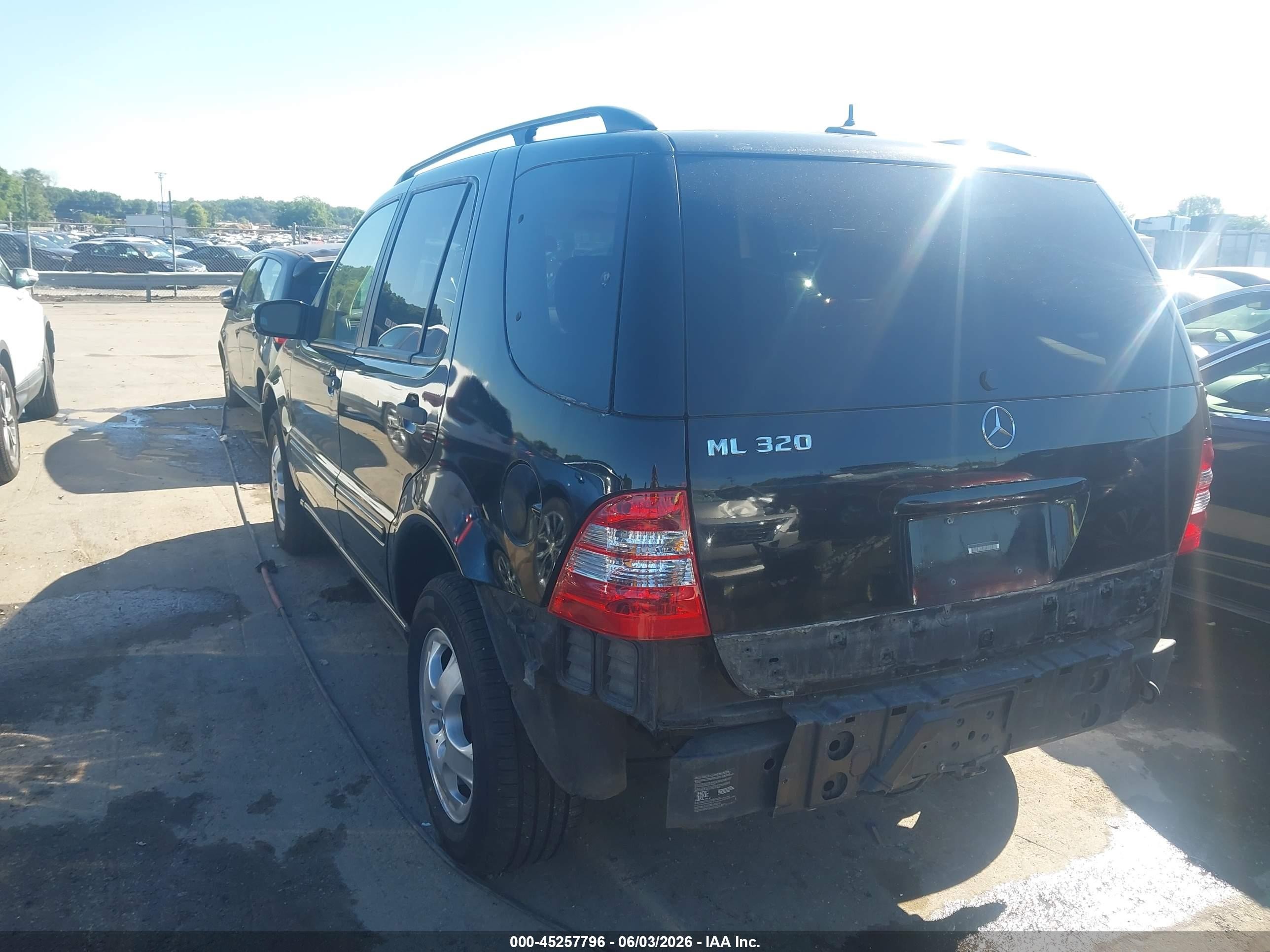 2002 Mercedes-benz Ml 320   Black vin: 4JGAB54E22A316414
