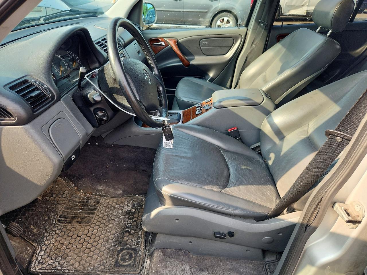 1999 Mercedes-benz Ml 320 Silver vin: 4JGAB54E2XA061190