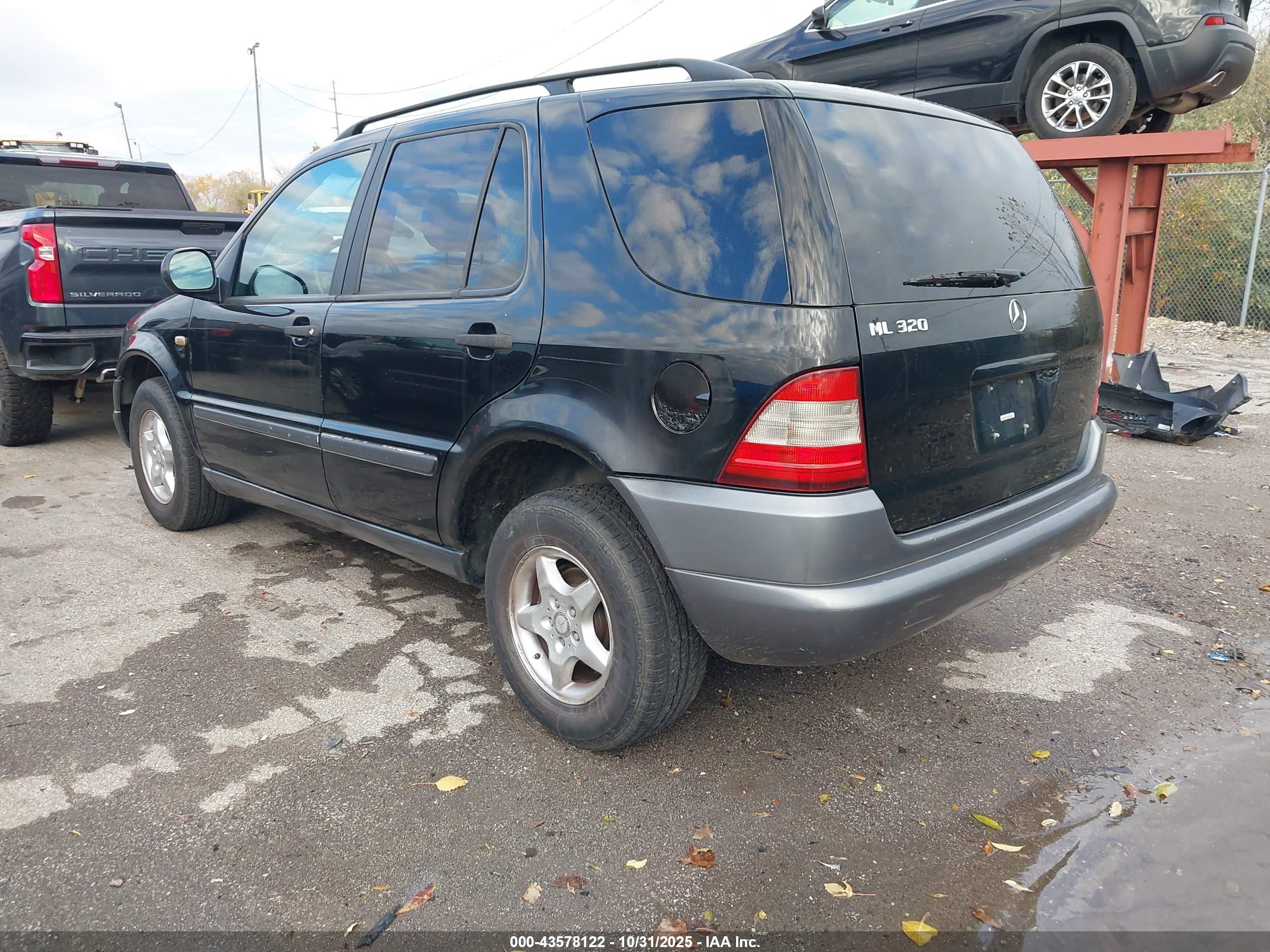 1999 Mercedes-benz Ml 320   Black vin: 4JGAB54E2XA099969