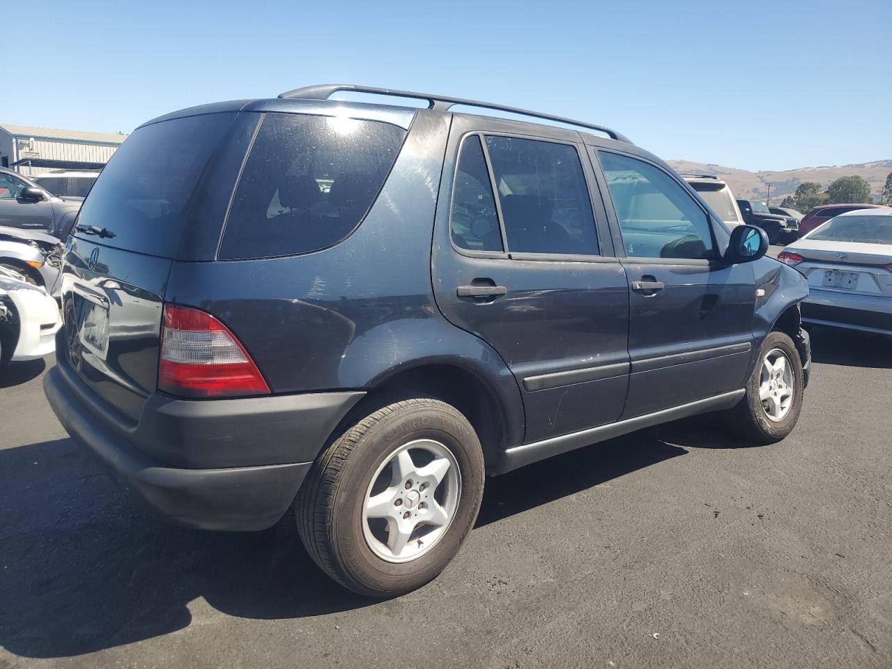1999 Mercedes-benz Ml 320 Черный vin: 4JGAB54E2XA142397