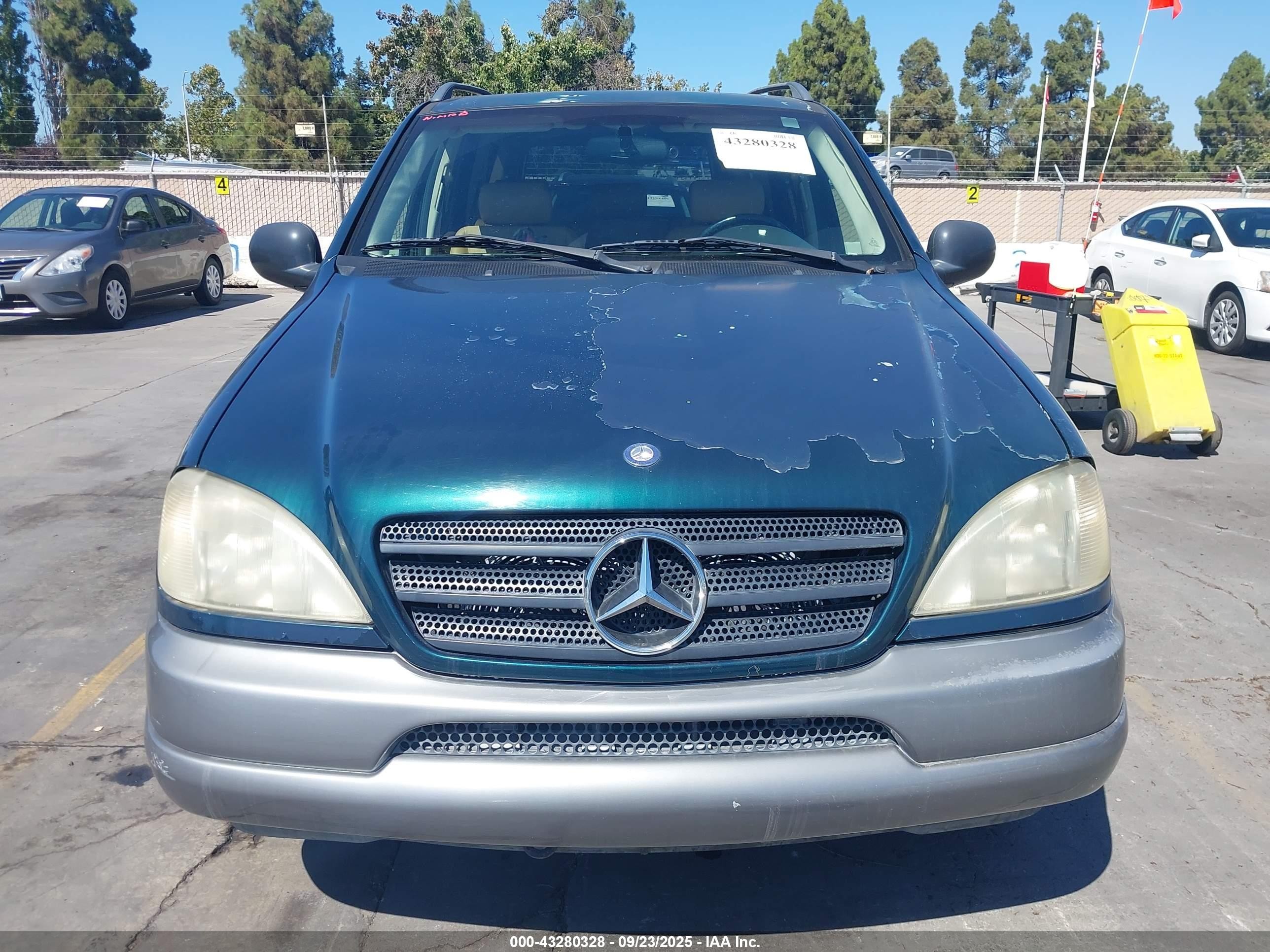 1999 Mercedes-benz Ml 320   Green vin: 4JGAB54E2XA143646