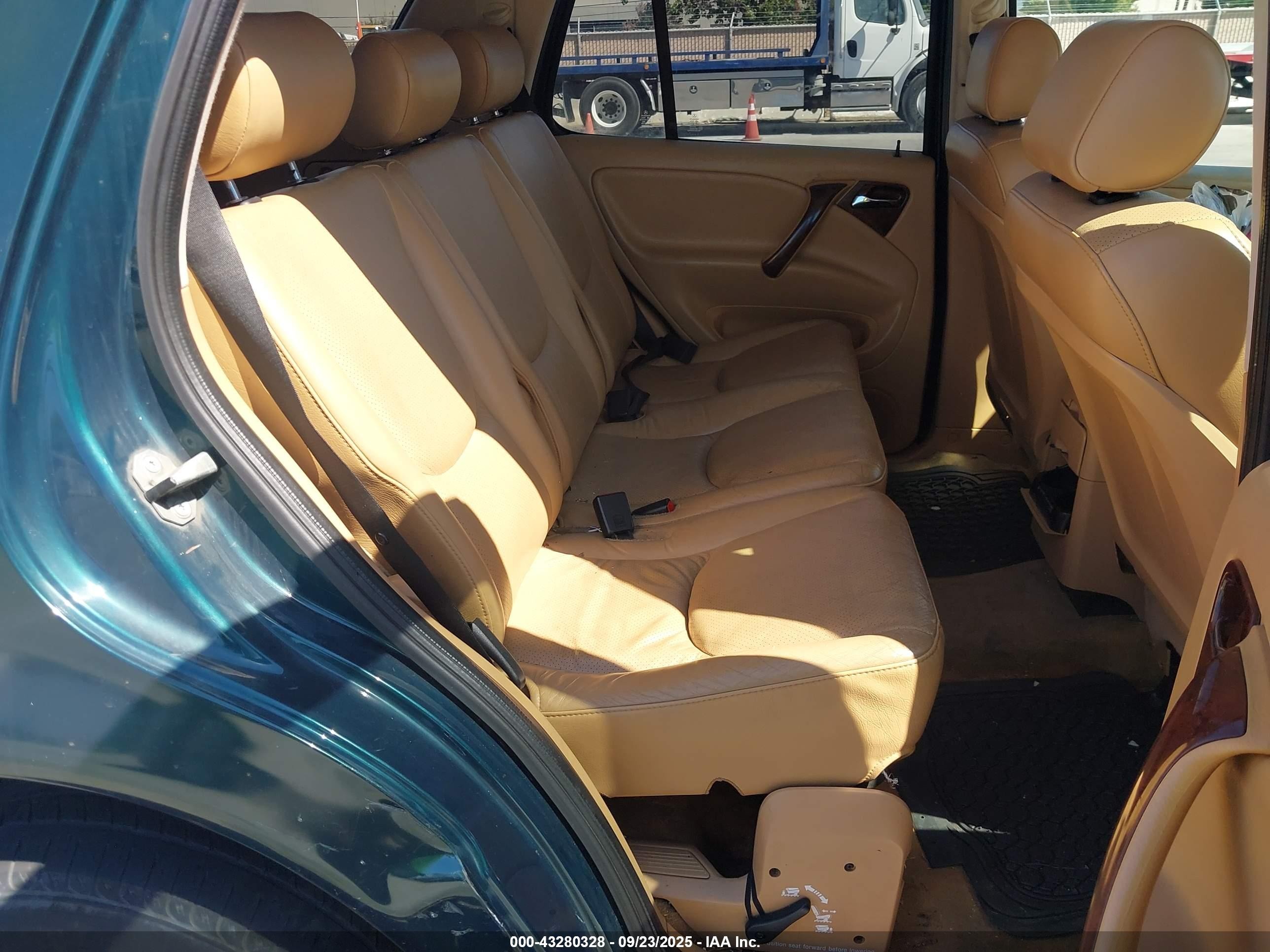 1999 Mercedes-benz Ml 320   Green vin: 4JGAB54E2XA143646
