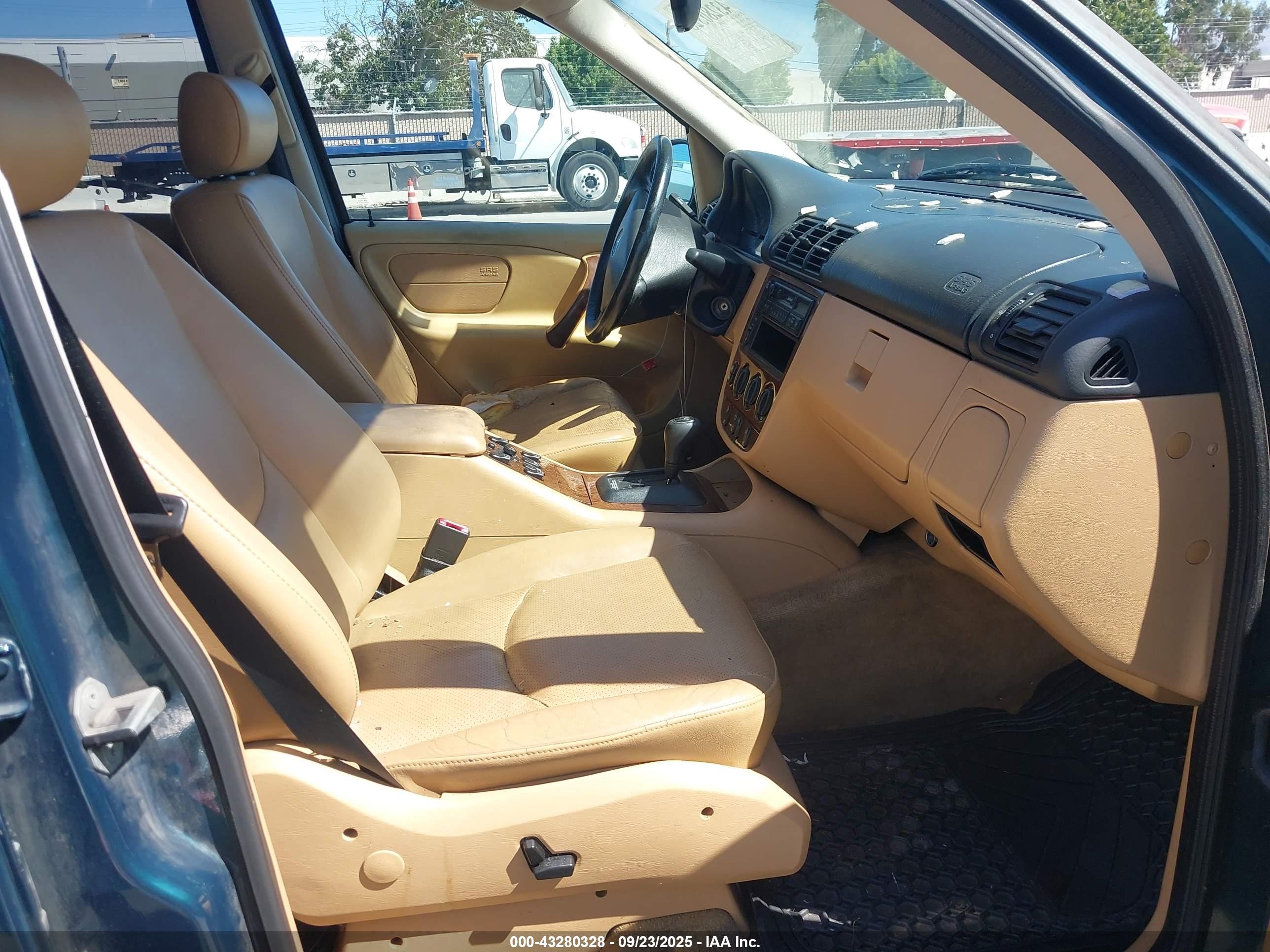 1999 Mercedes-benz Ml 320   Green vin: 4JGAB54E2XA143646