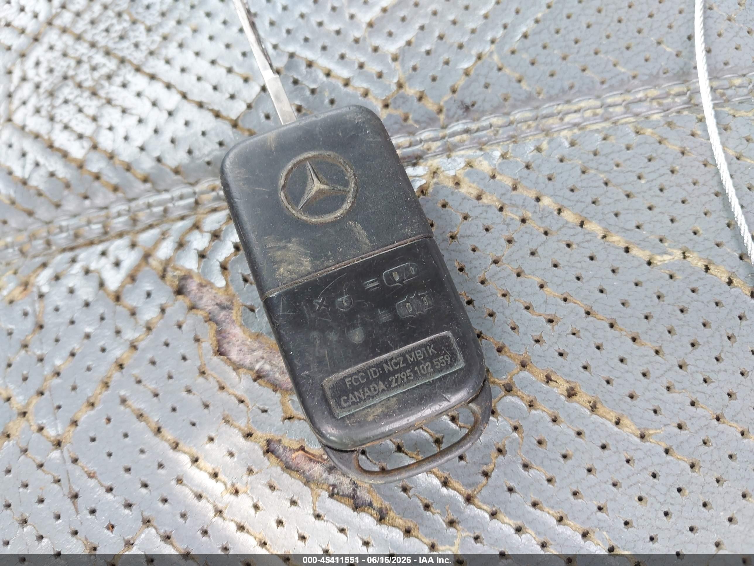2000 Mercedes-benz Ml 320   Blue vin: 4JGAB54E2YA199149