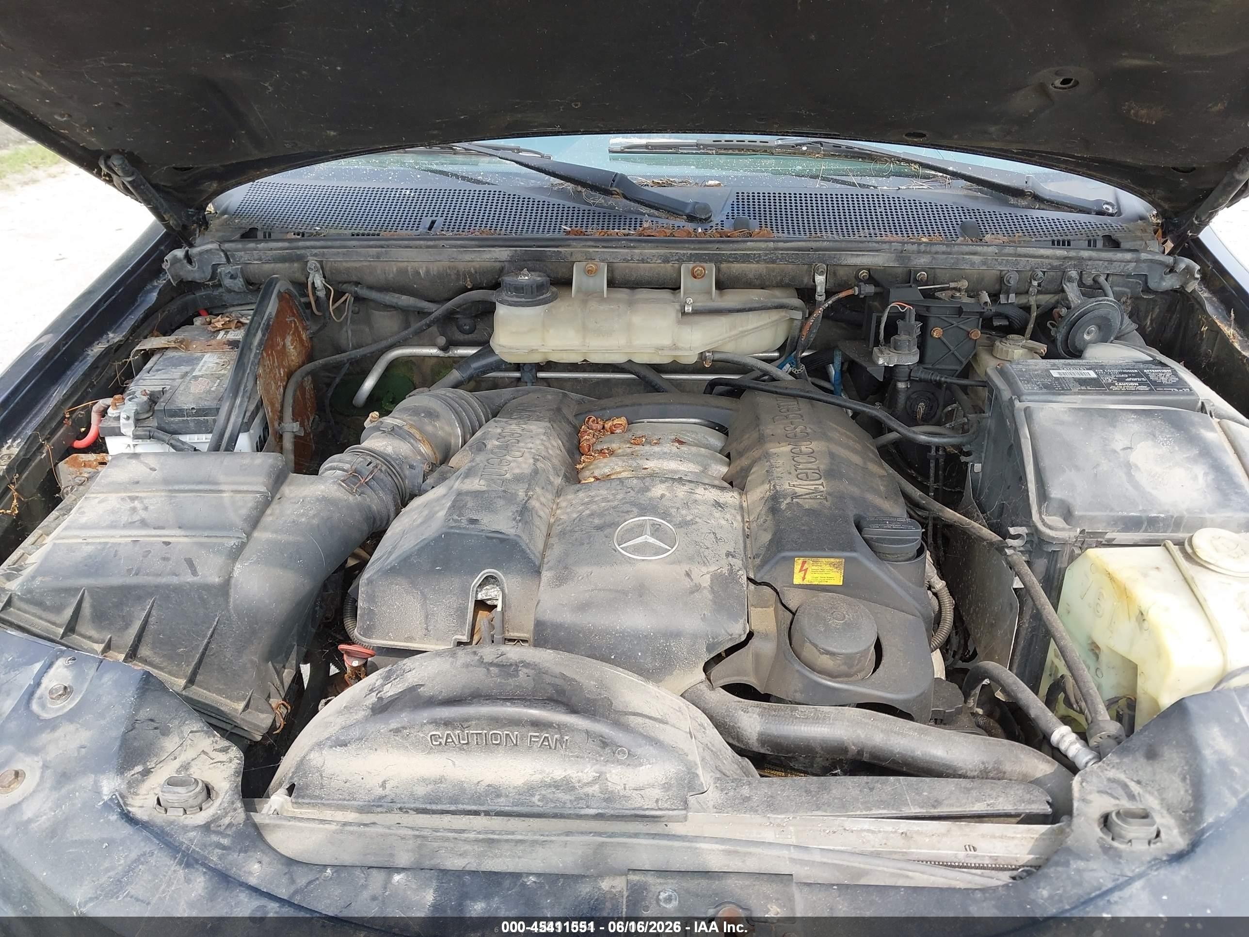 2000 Mercedes-benz Ml 320   Blue vin: 4JGAB54E2YA199149