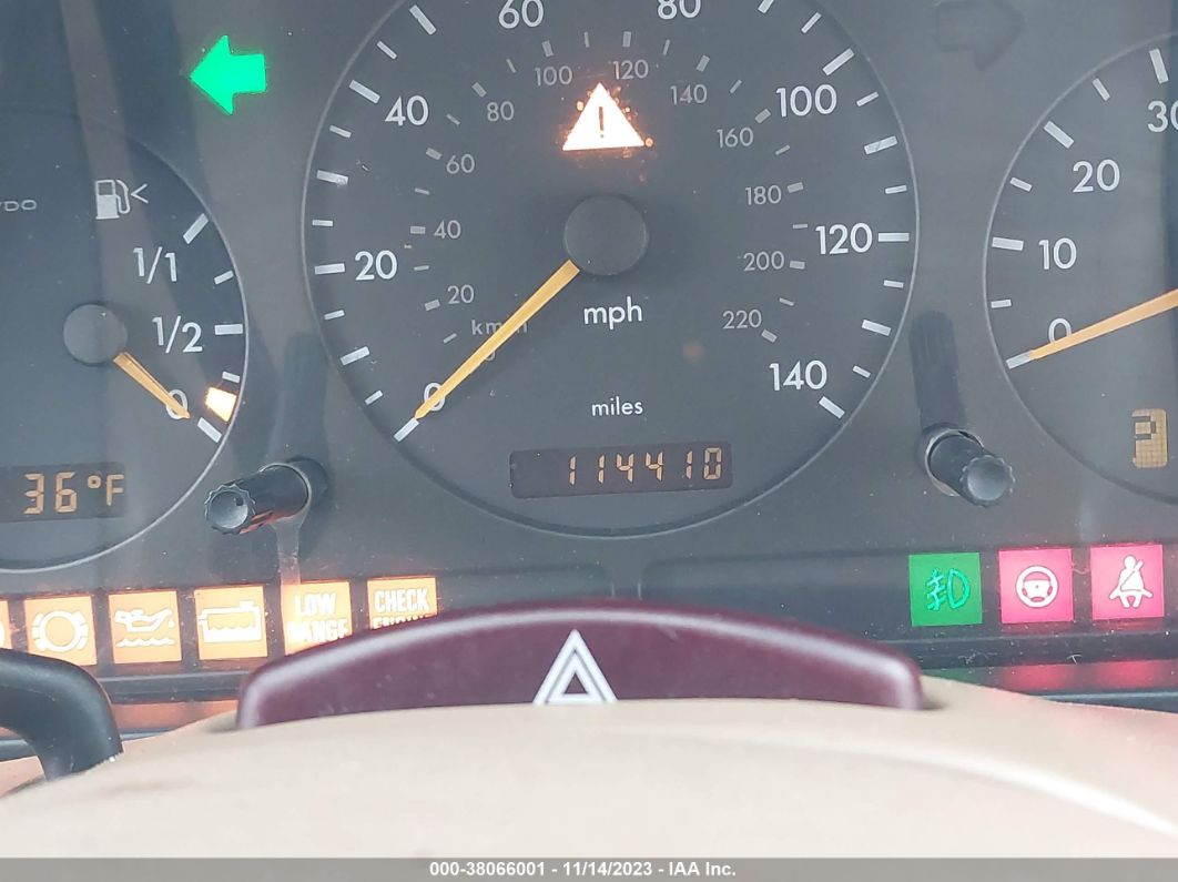 2000 Mercedes-benz M-class   Blue vin: 4JGAB54E2YA219156