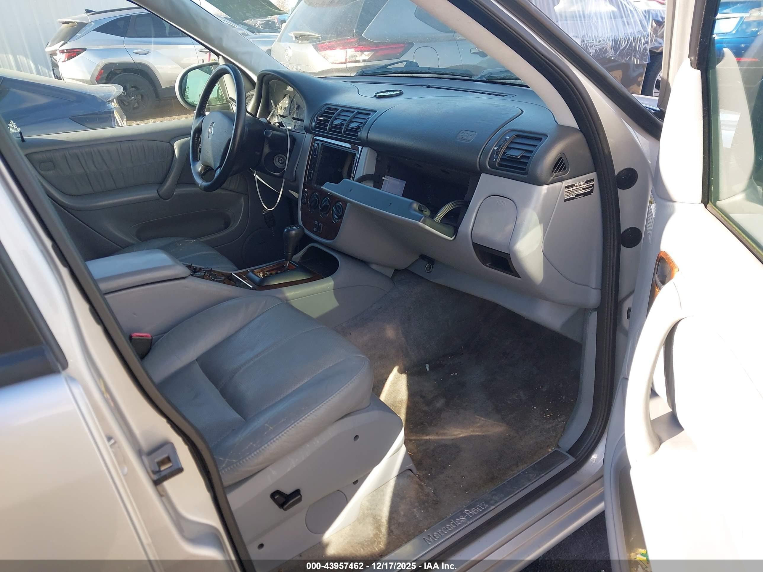 2001 Mercedes-benz Ml 320   Серебряный vin: 4JGAB54E31A241155