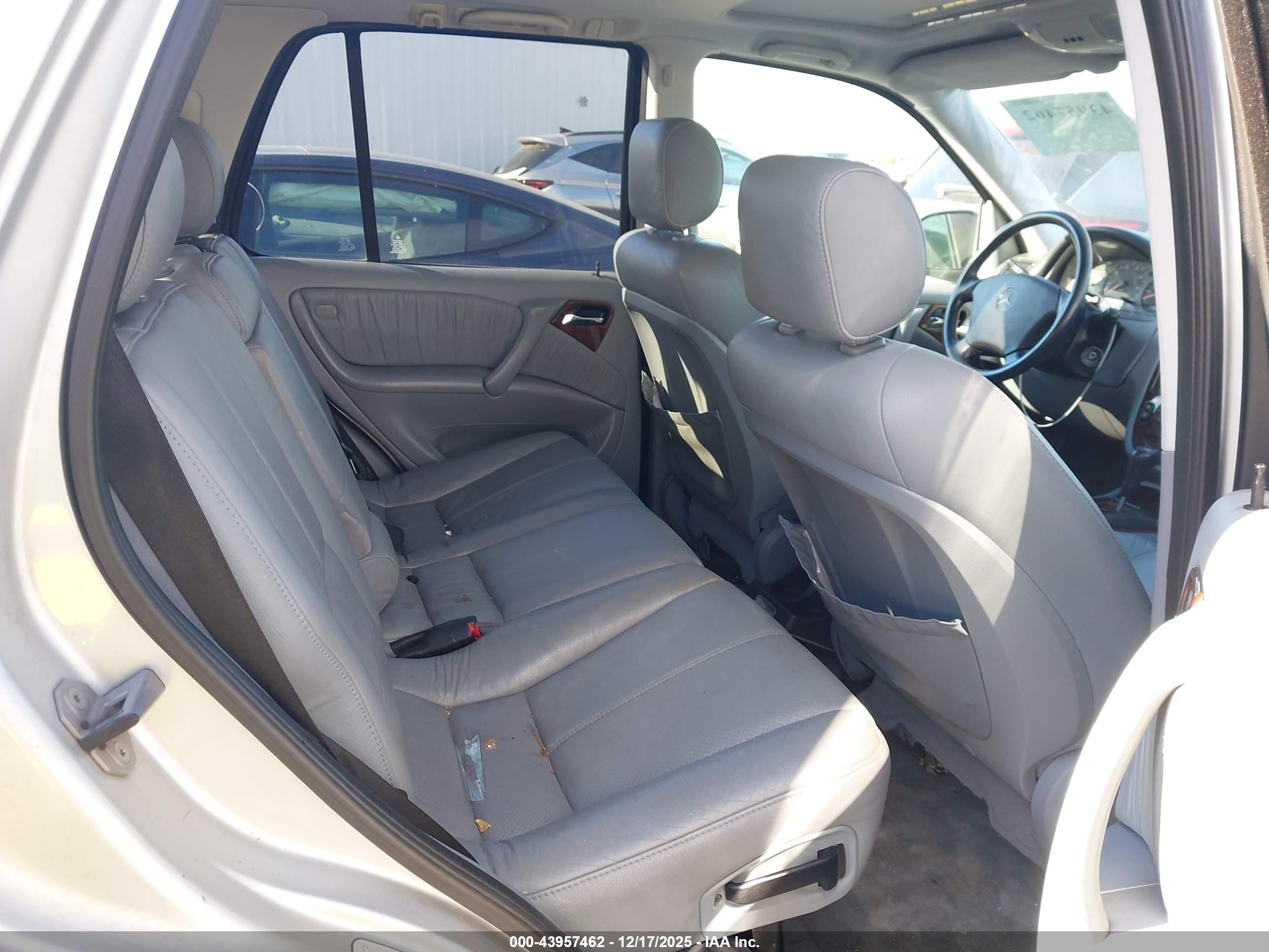 2001 Mercedes-benz Ml 320   Серебряный vin: 4JGAB54E31A241155