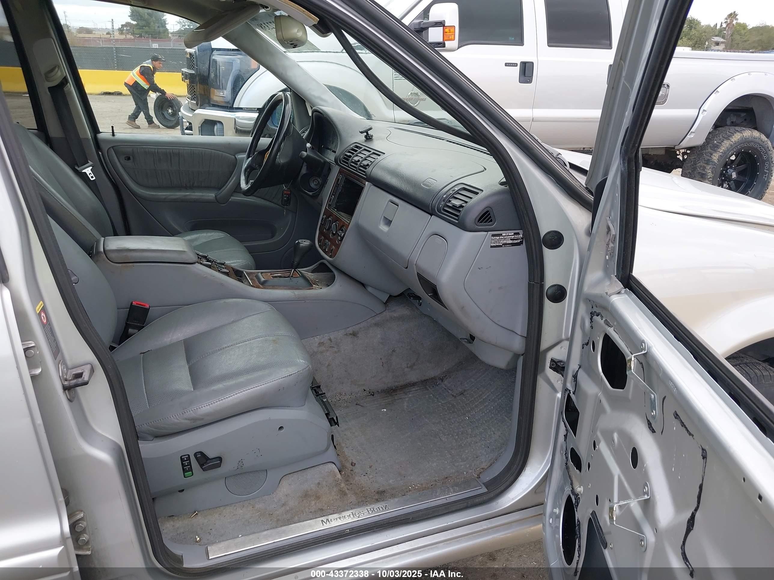 2001 Mercedes-benz Ml 320   Серебряный vin: 4JGAB54E31A282384