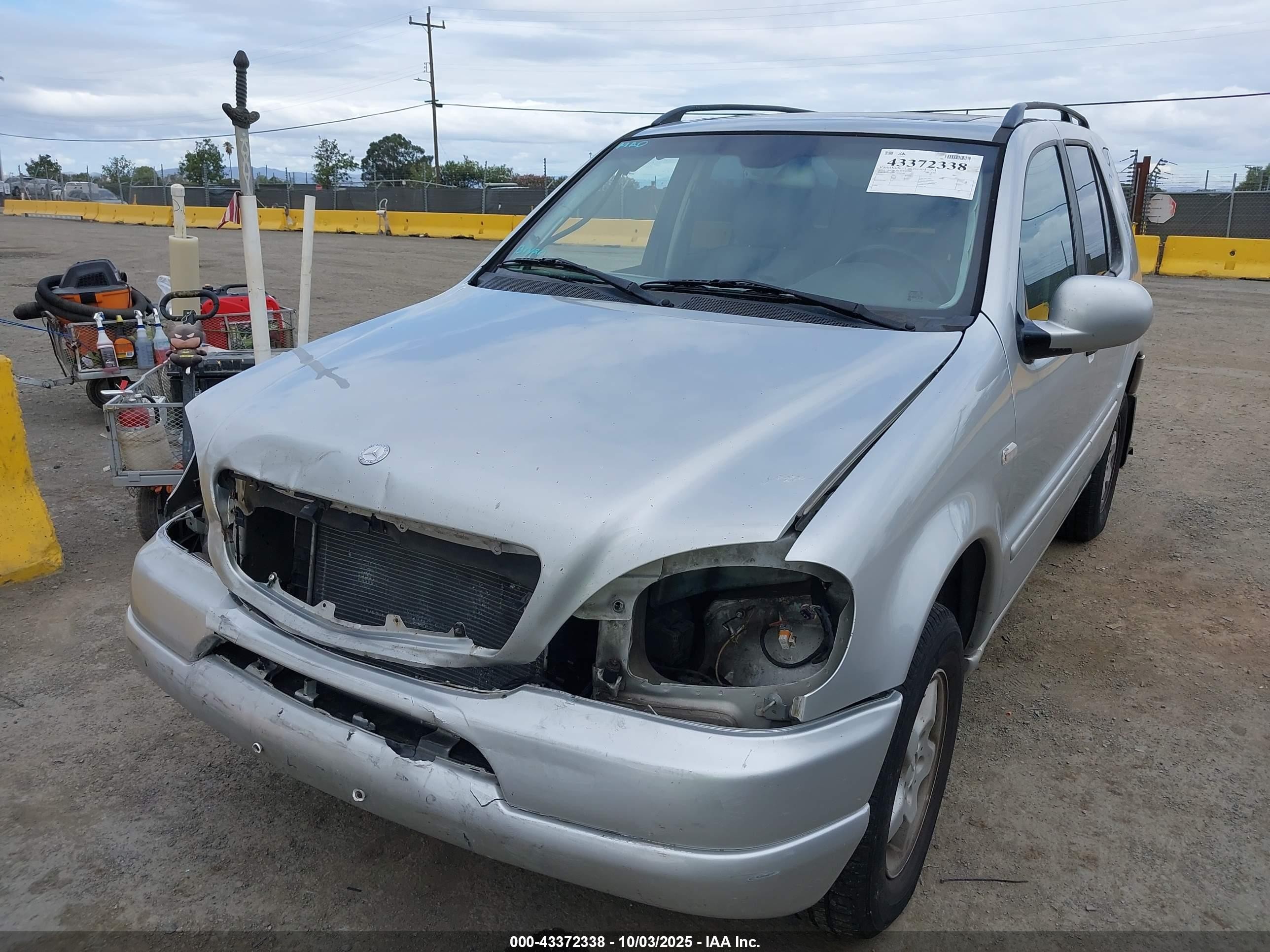 2001 Mercedes-benz Ml 320   Серебряный vin: 4JGAB54E31A282384