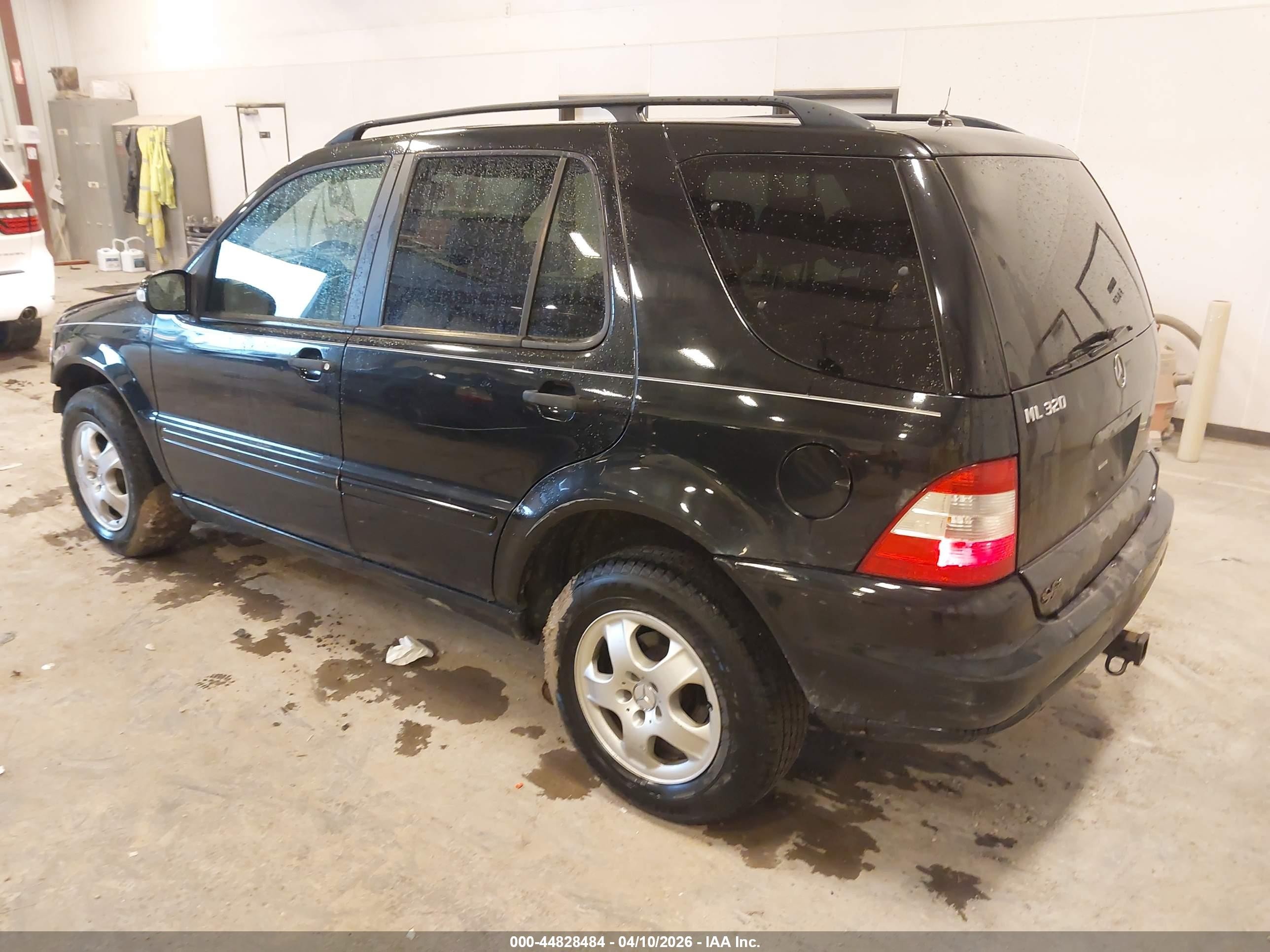 2003 Mercedes-benz Ml 320   Black vin: 4JGAB54E33A382102