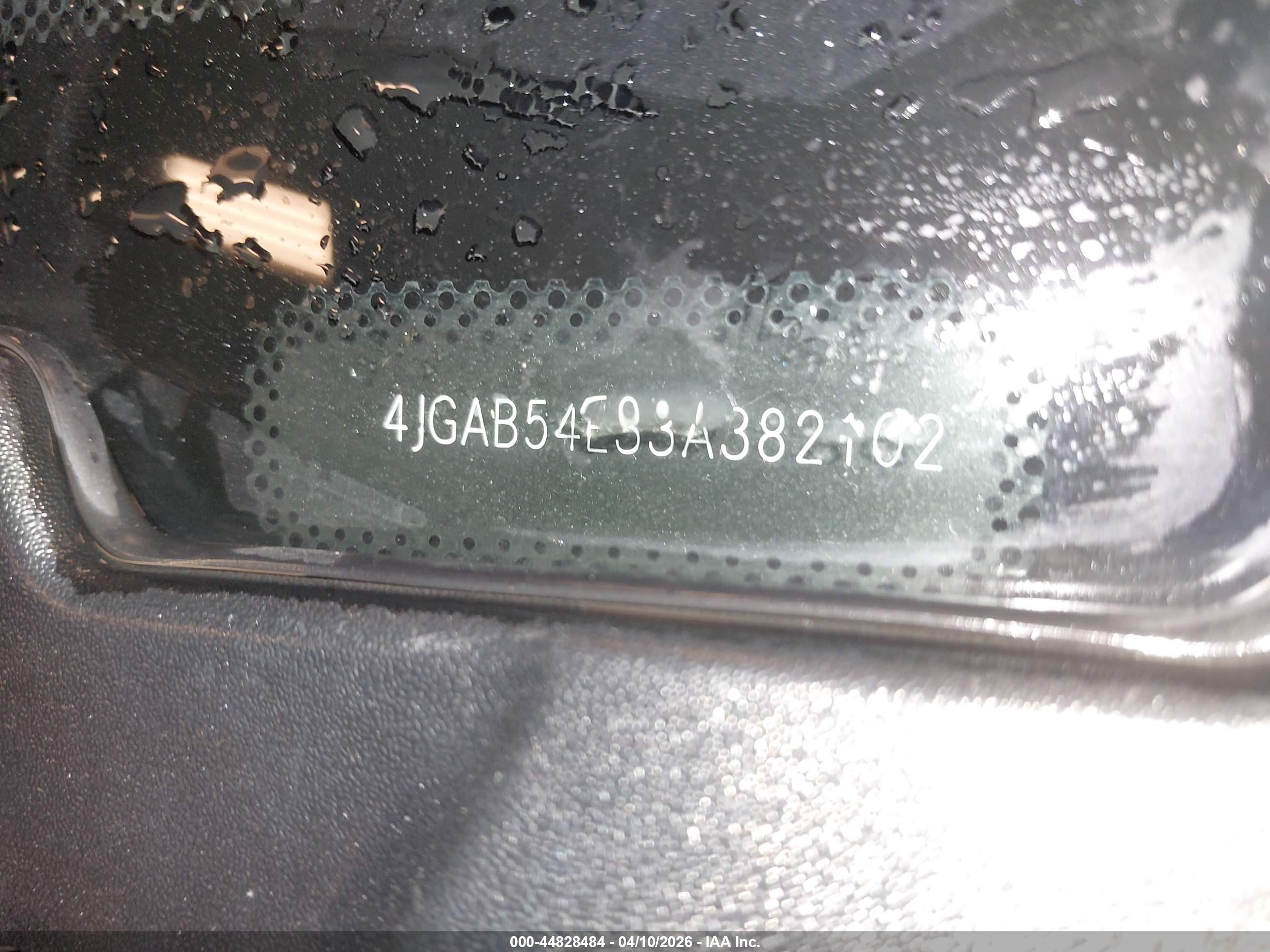 2003 Mercedes-benz Ml 320   Black vin: 4JGAB54E33A382102