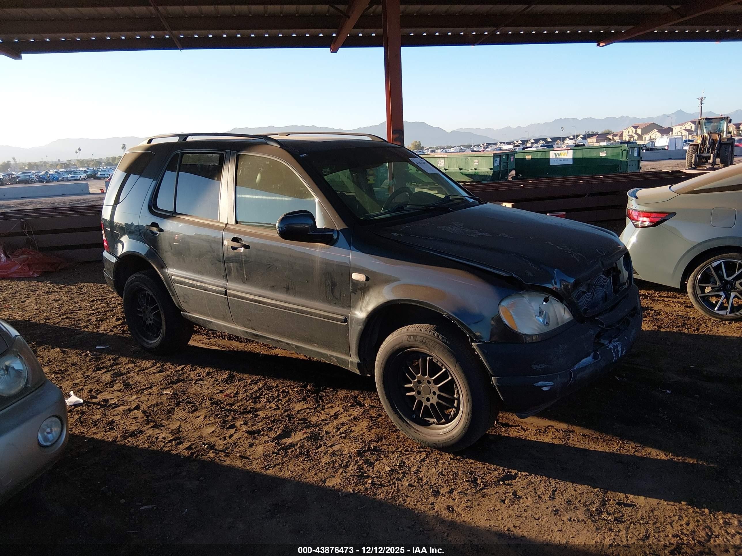 1999 Mercedes-benz Ml 320   Blue vin: 4JGAB54E3XA055253