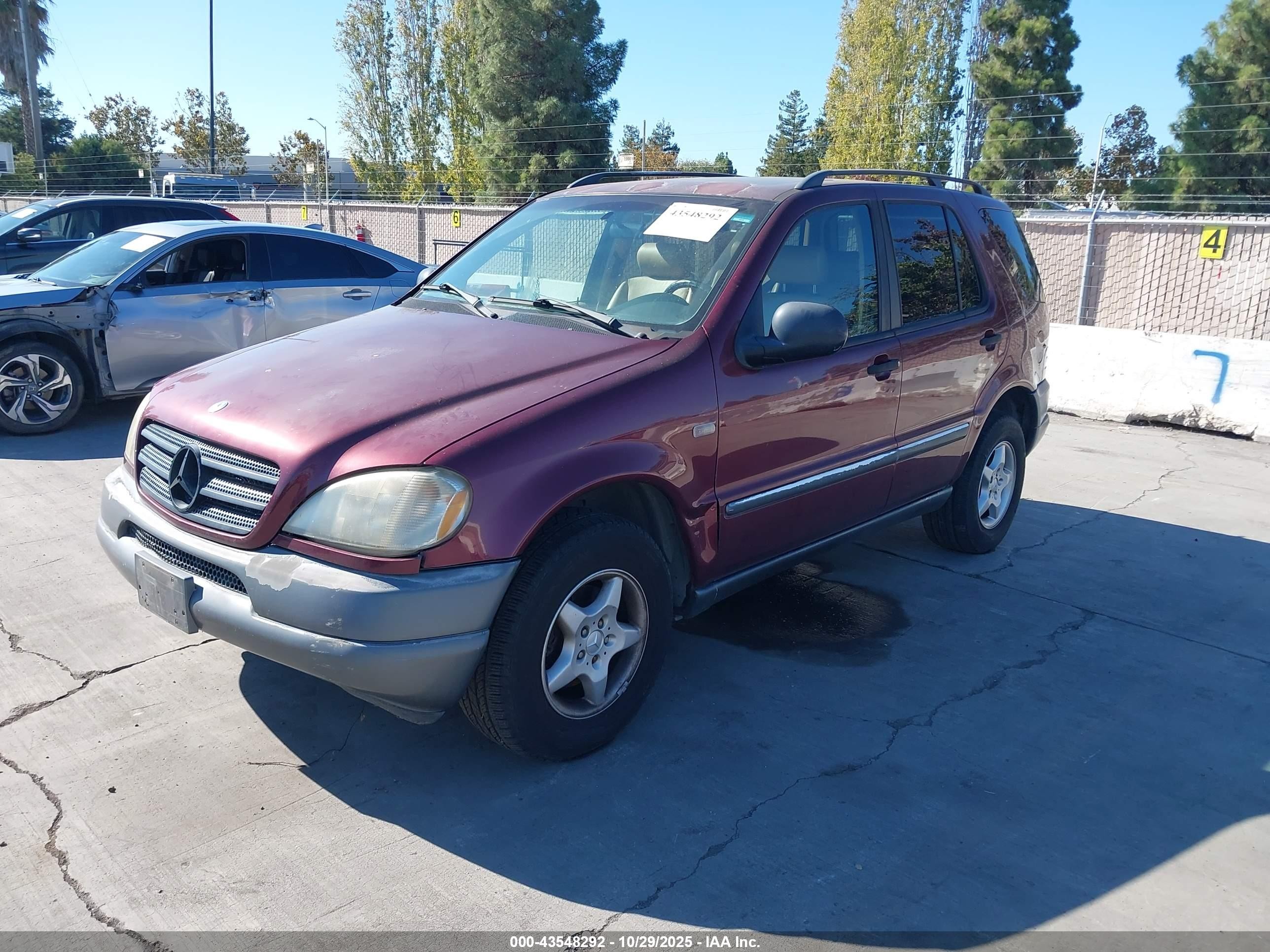 1999 Mercedes-benz Ml 320   Burgundy vin: 4JGAB54E3XA100532