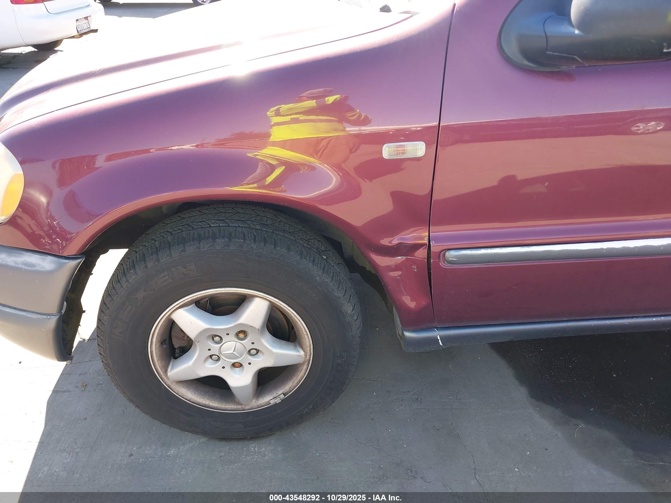 1999 Mercedes-benz Ml 320   Burgundy vin: 4JGAB54E3XA100532