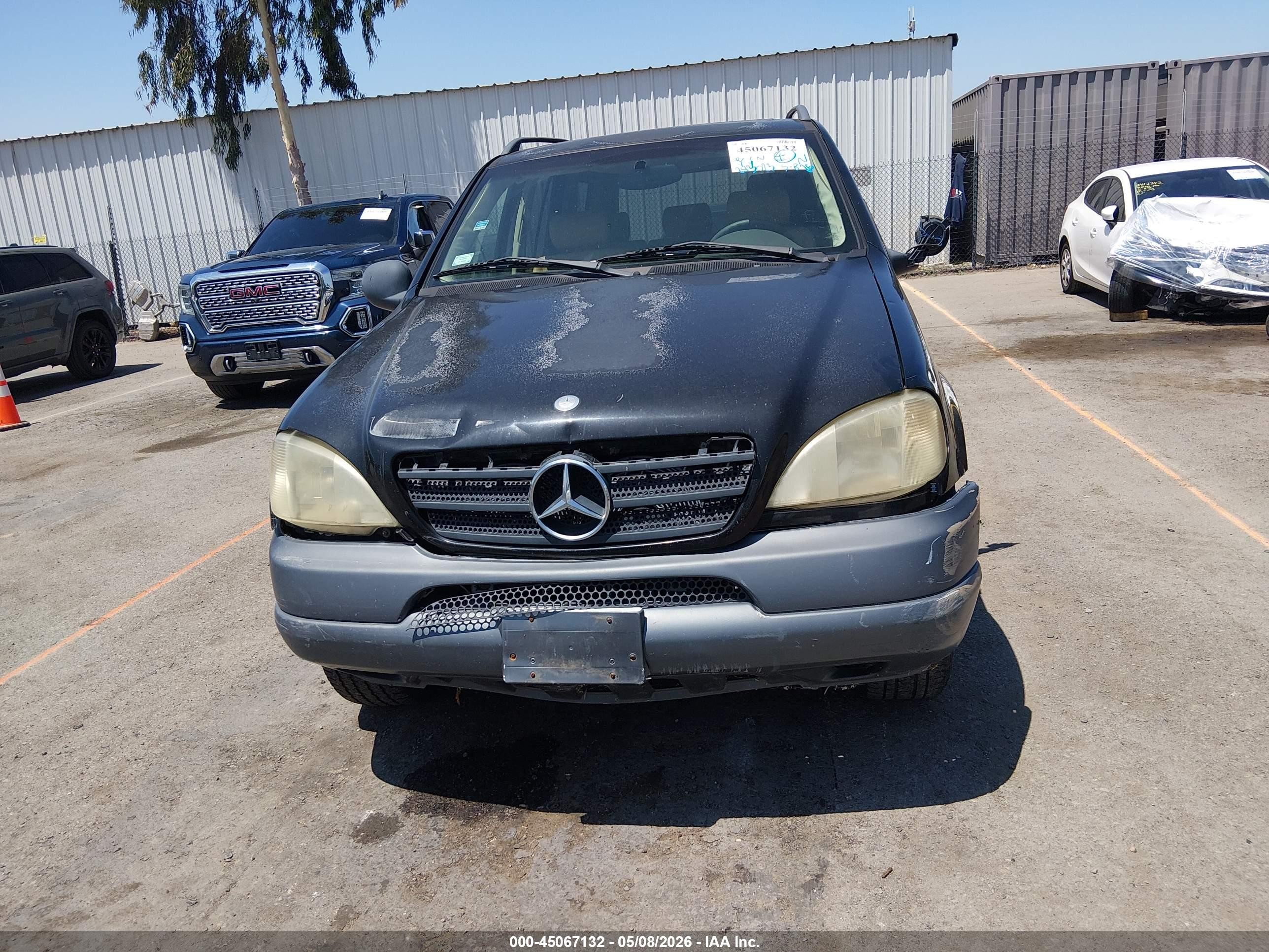 1999 Mercedes-benz Ml 320   Черный vin: 4JGAB54E3XA123745