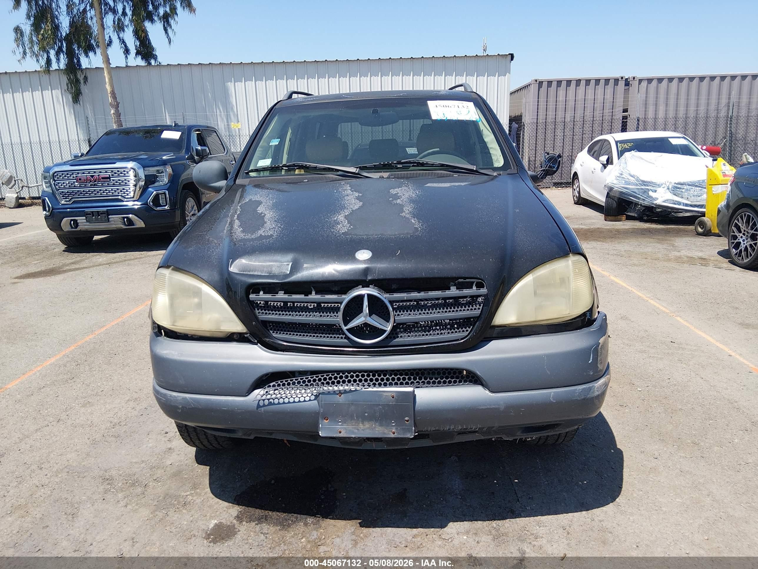 1999 Mercedes-benz Ml 320   Черный vin: 4JGAB54E3XA123745
