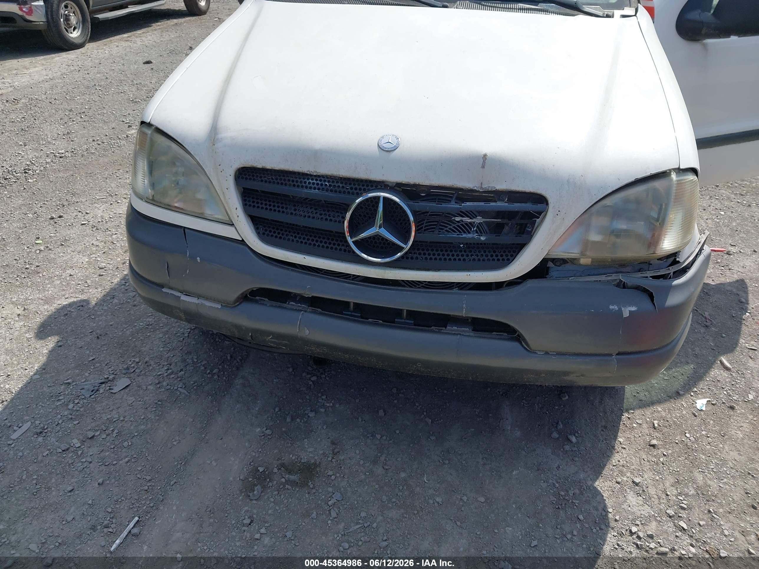 1999 Mercedes-benz Ml 320   Белый vin: 4JGAB54E3XA127150