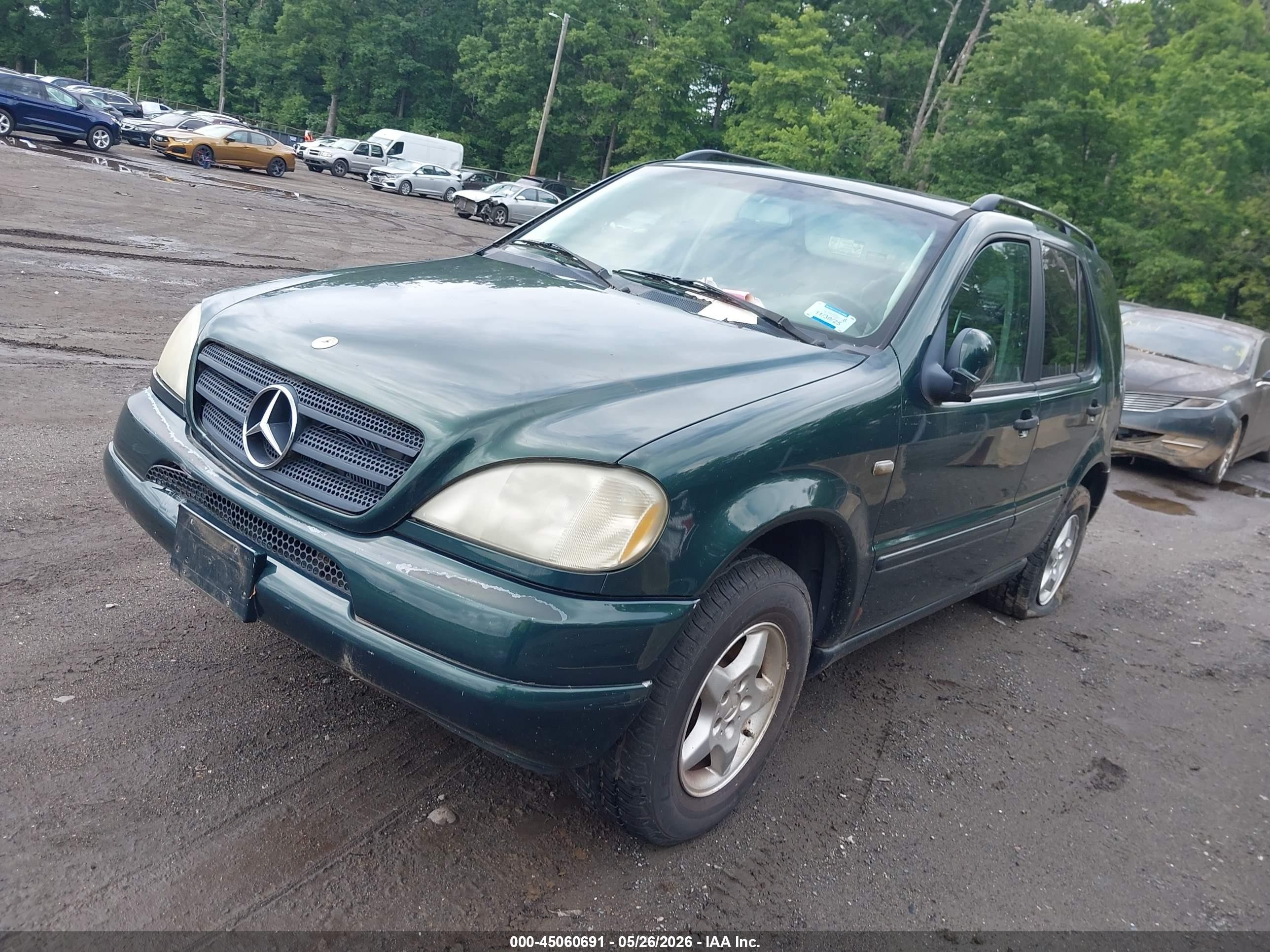 2000 Mercedes-benz Ml 320   Зеленый vin: 4JGAB54E3YA189486