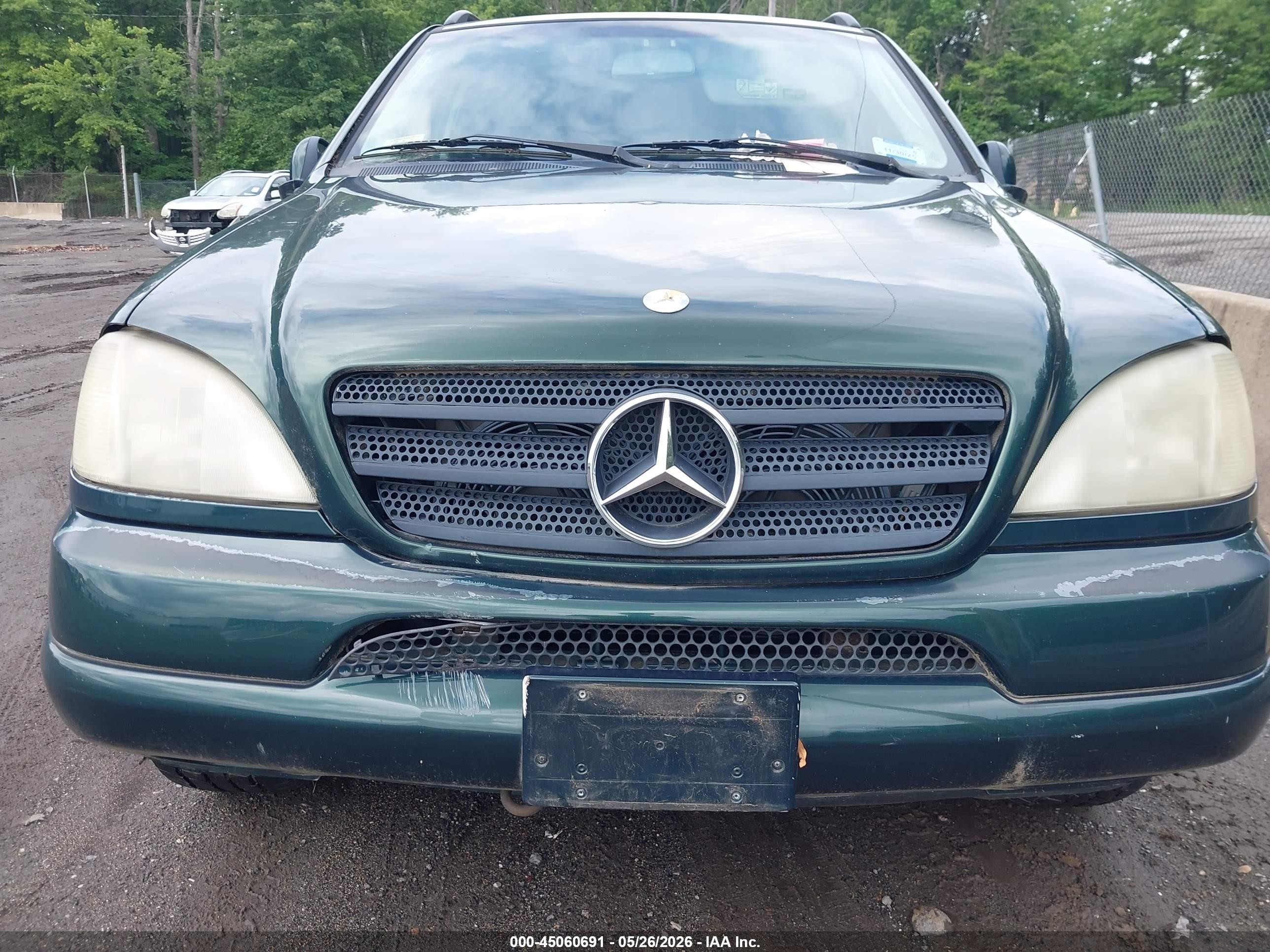 2000 Mercedes-benz Ml 320   Зеленый vin: 4JGAB54E3YA189486