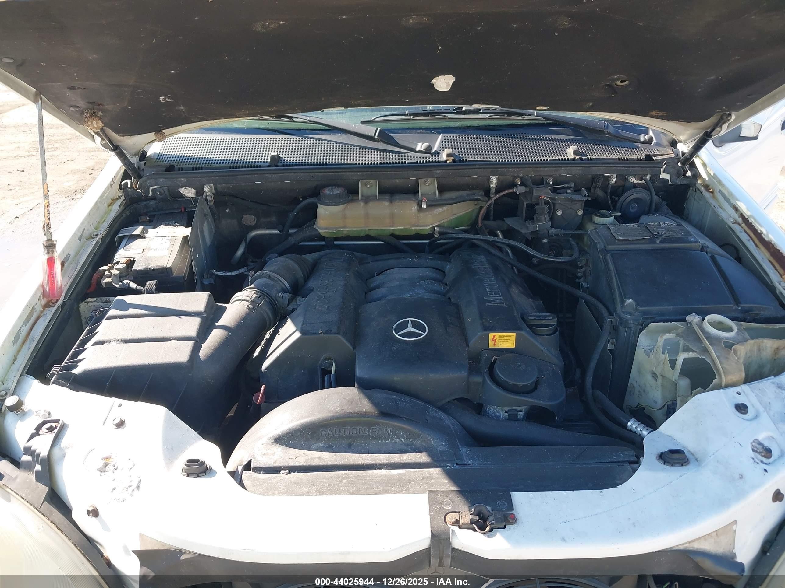 2001 Mercedes-benz Ml 320   Белый vin: 4JGAB54E41A265562