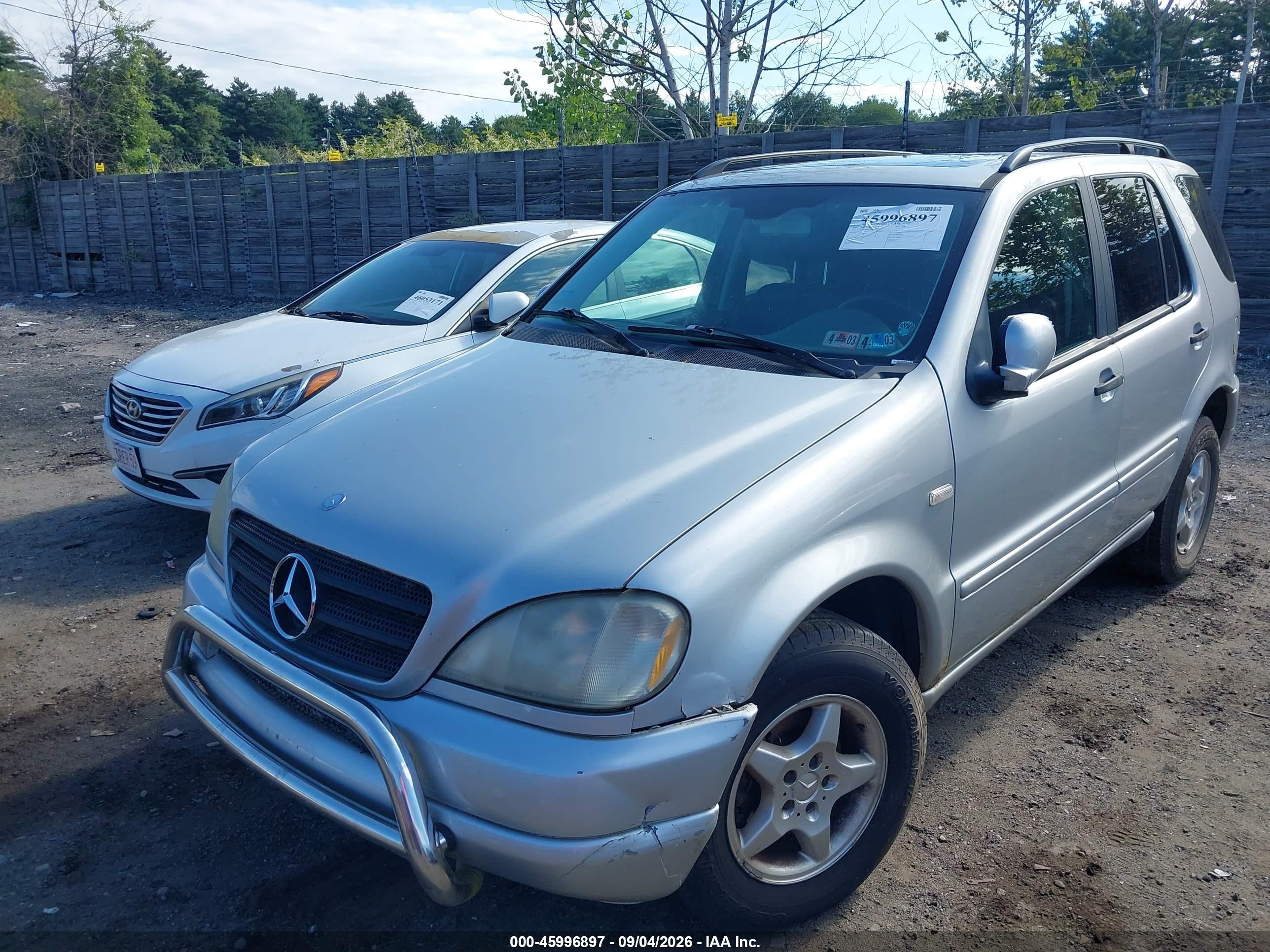 2001 Mercedes-benz Ml 320   Silver vin: 4JGAB54E41A286167