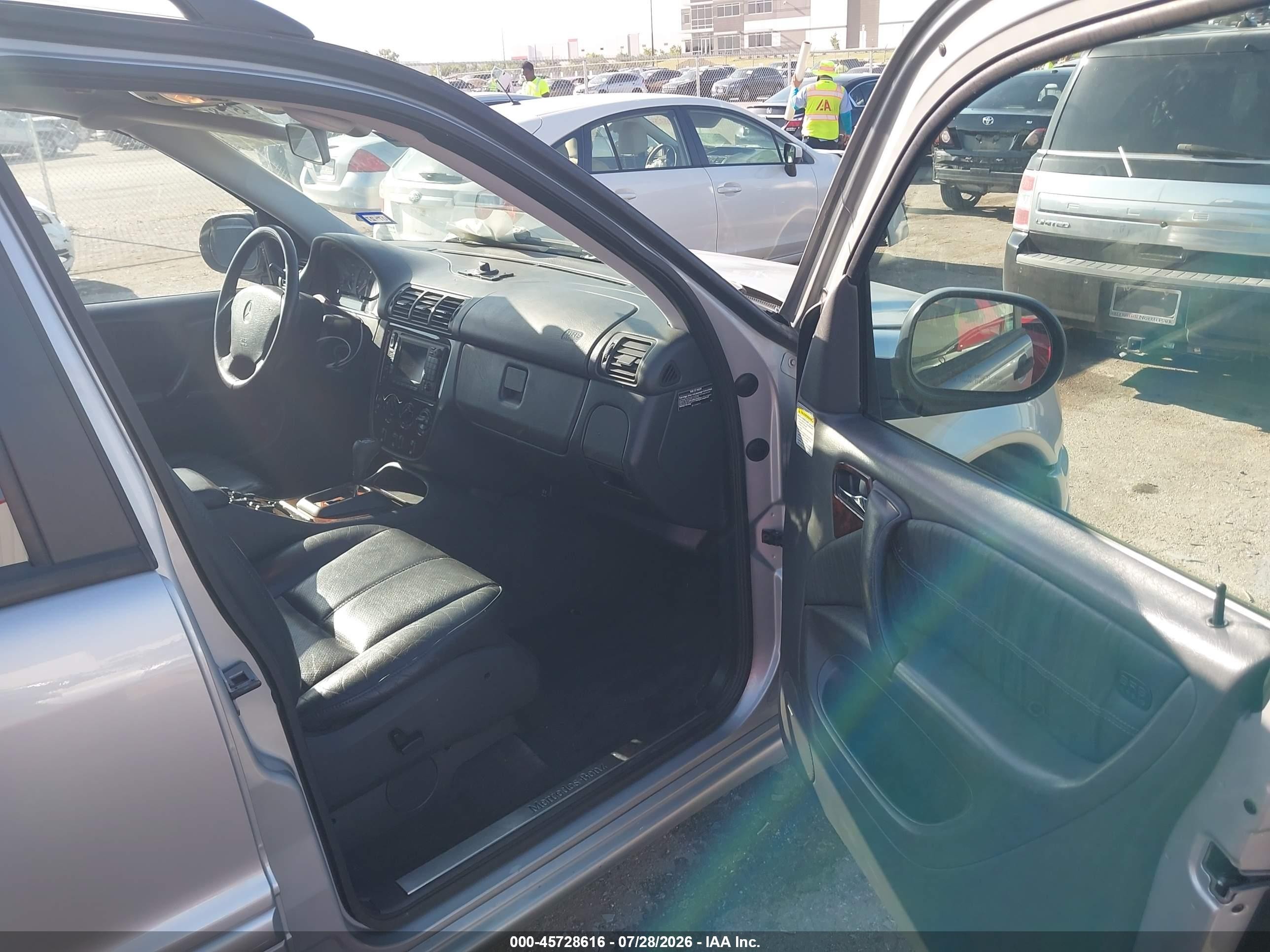 2001 Mercedes-benz Ml 320   Серебряный vin: 4JGAB54E51A256448
