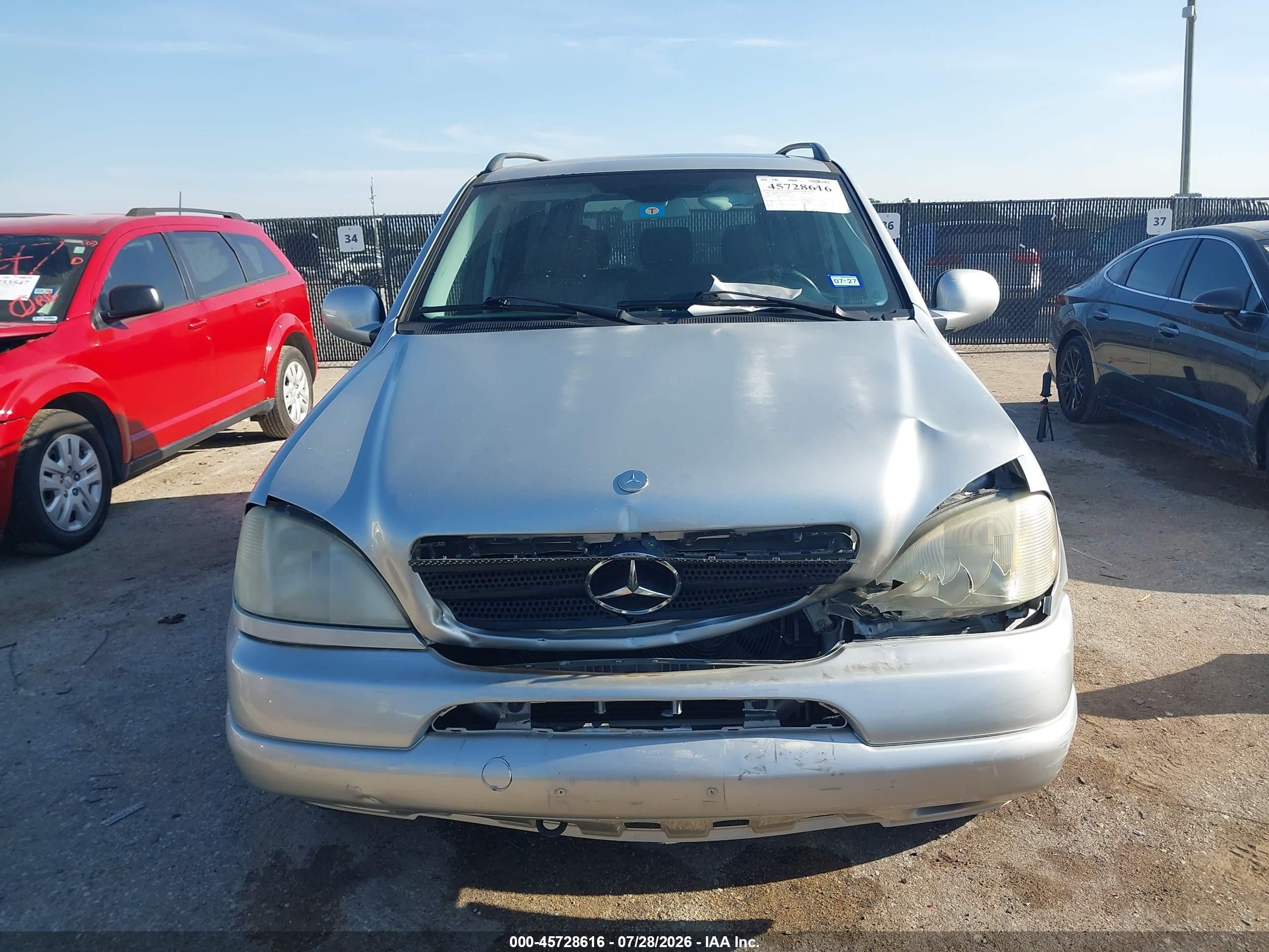 2001 Mercedes-benz Ml 320   Серебряный vin: 4JGAB54E51A256448