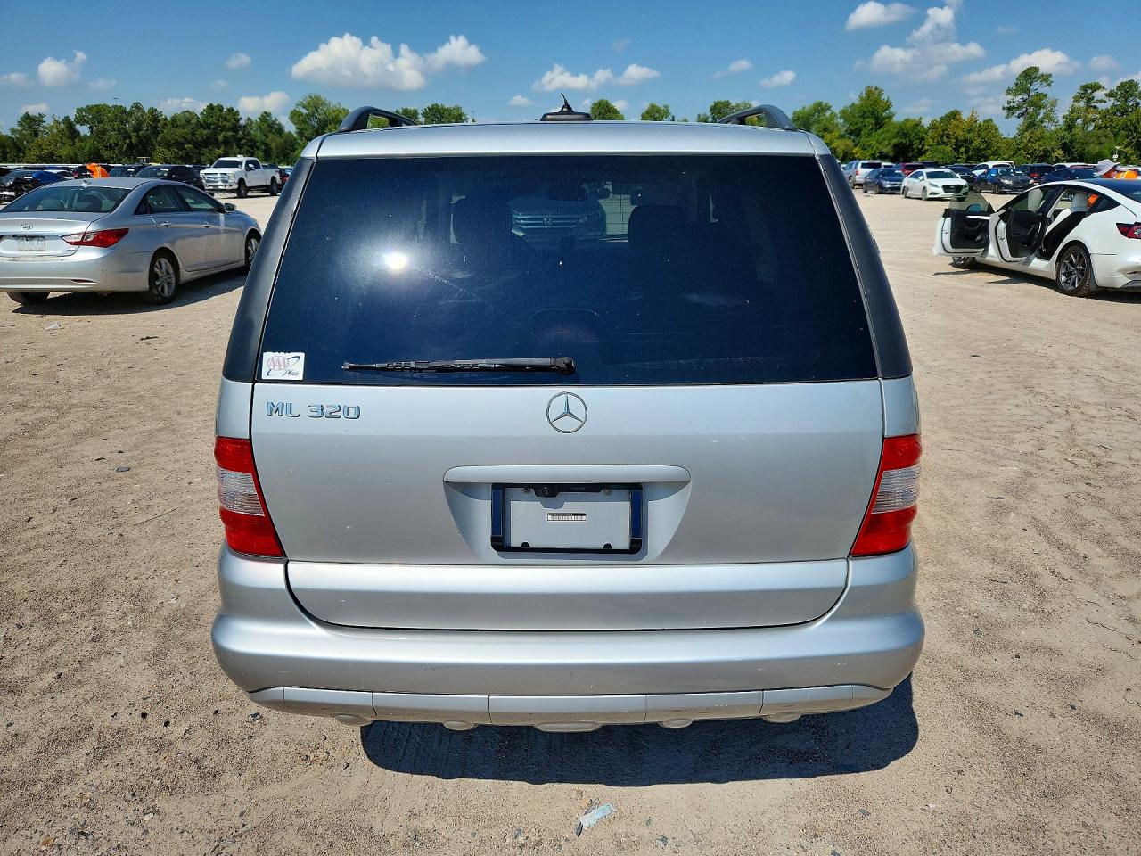 2002 Mercedes-benz M-class Ml320 Silver vin: 4JGAB54E52A292674
