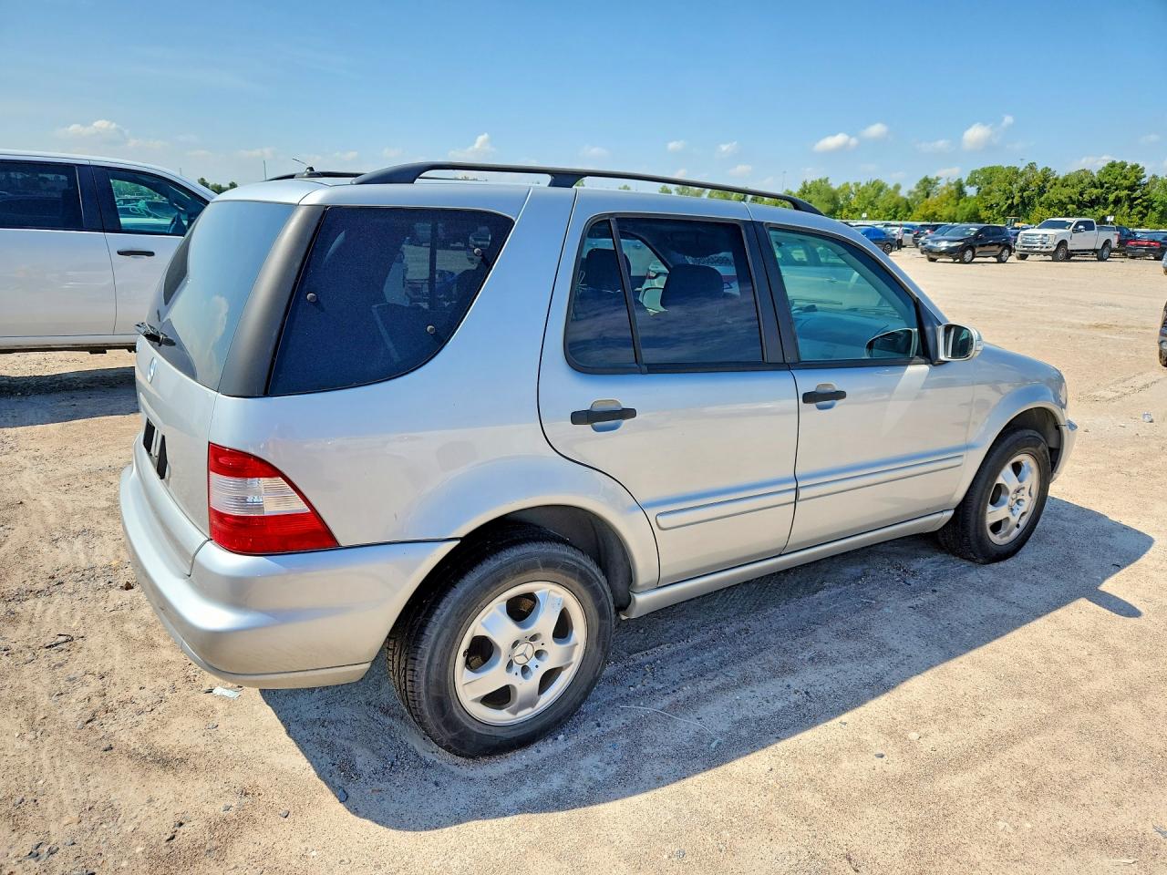 2002 Mercedes-benz M-class Ml320 Silver vin: 4JGAB54E52A292674