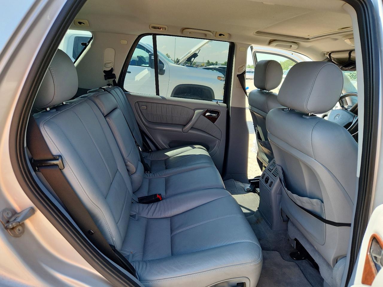 2002 Mercedes-benz M-class Ml320 Silver vin: 4JGAB54E52A292674