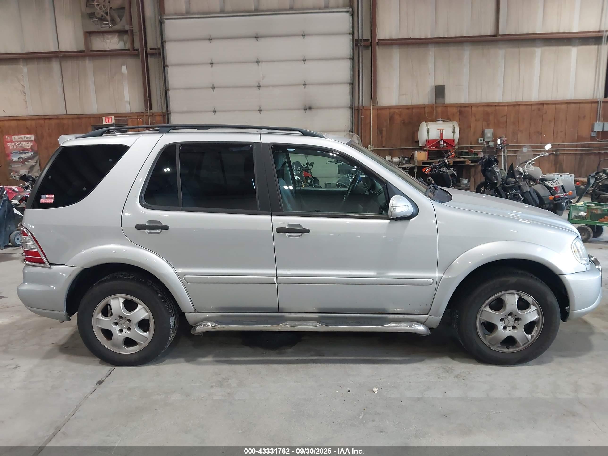 2002 Mercedes-benz Ml 320 Silver vin: 4JGAB54E52A368930