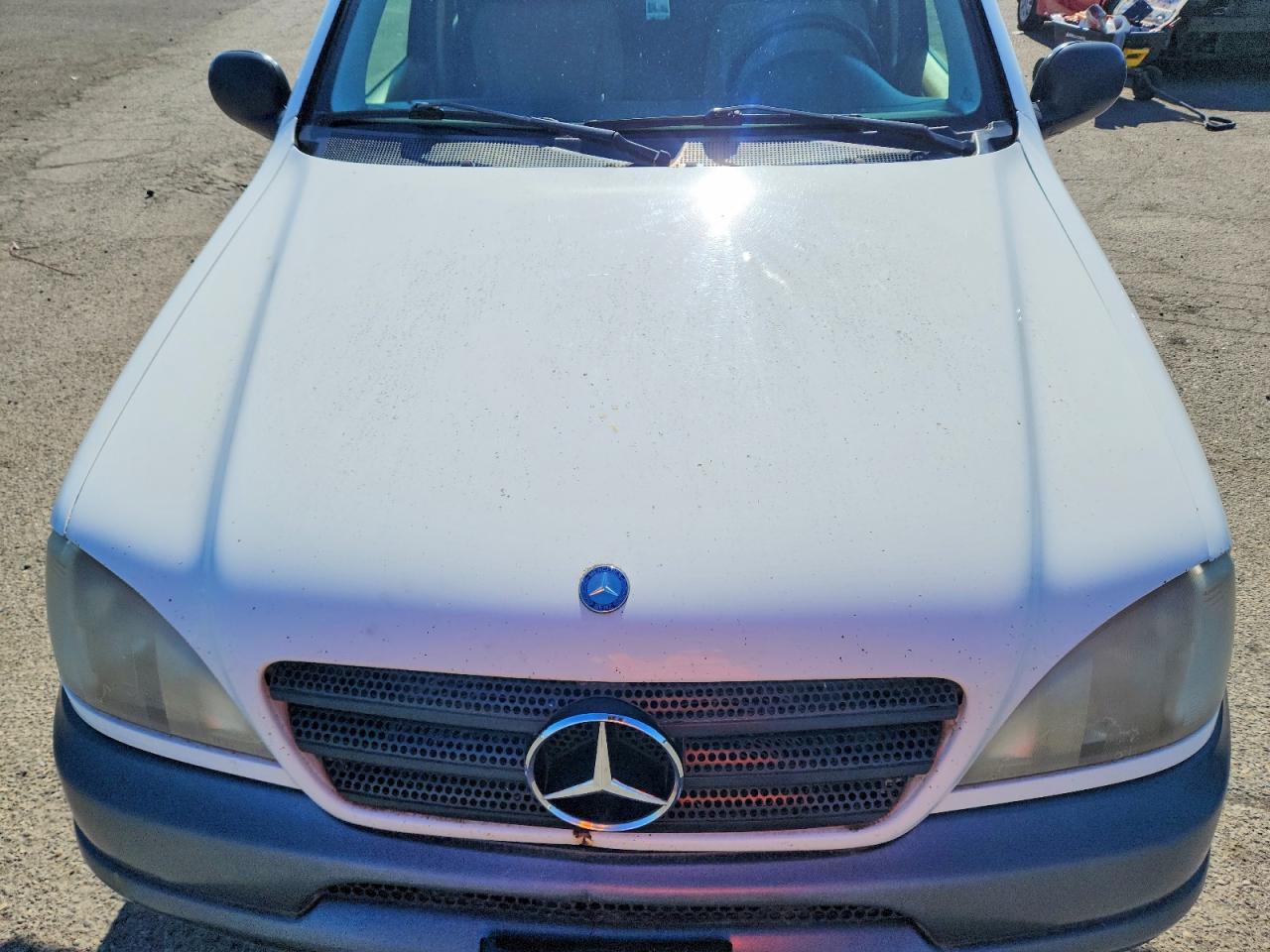 1999 Mercedes-benz Ml 320 White vin: 4JGAB54E5XA080557
