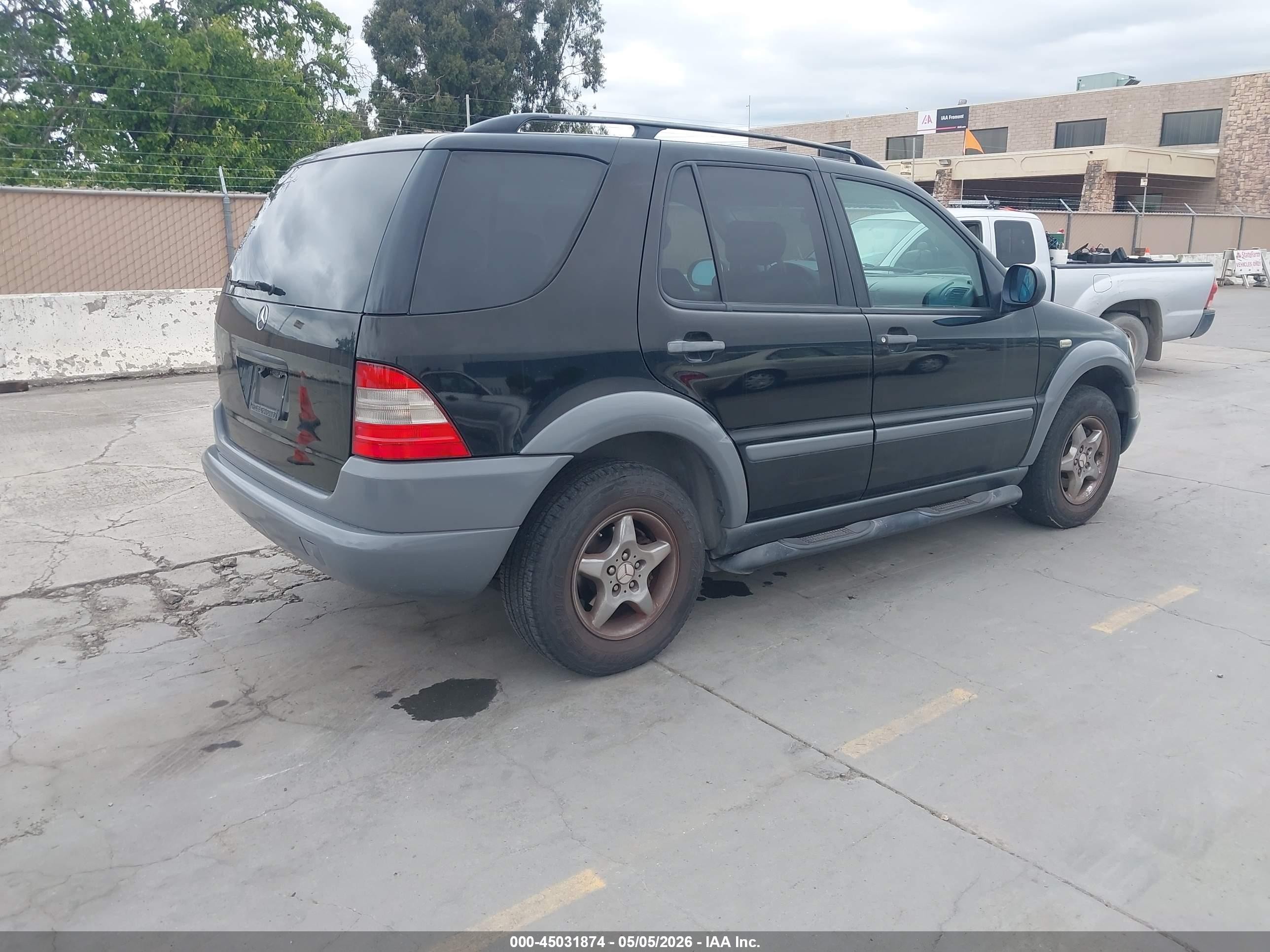 1998 Mercedes-benz Ml 320 Classic Black vin: 4JGAB54E6WA043418