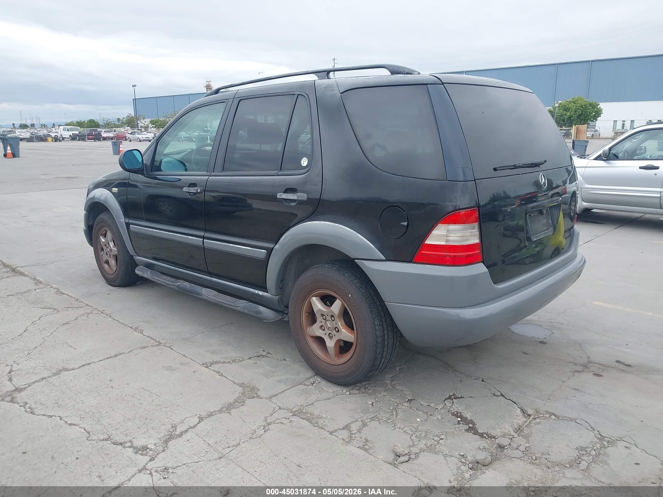 1998 Mercedes-benz Ml 320 Classic Black vin: 4JGAB54E6WA043418