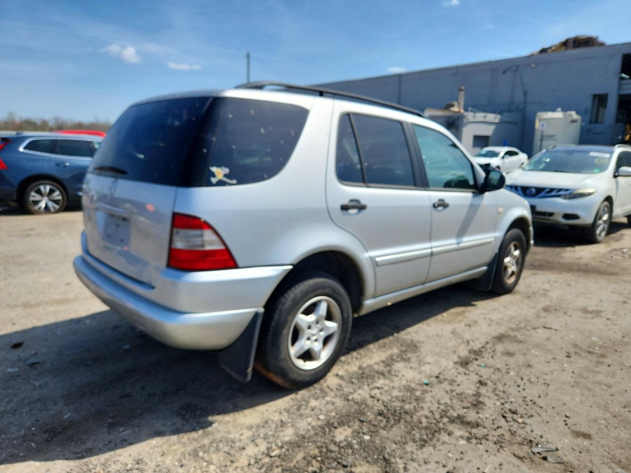 2000 Mercedes-benz Ml 320 Серебряный vin: 4JGAB54E6YA221301