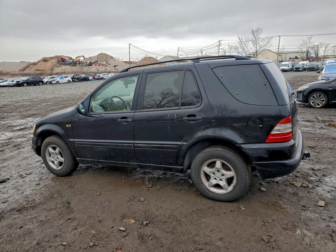 2001 Mercedes-benz Ml 320 Black vin: 4JGAB54E71A227498