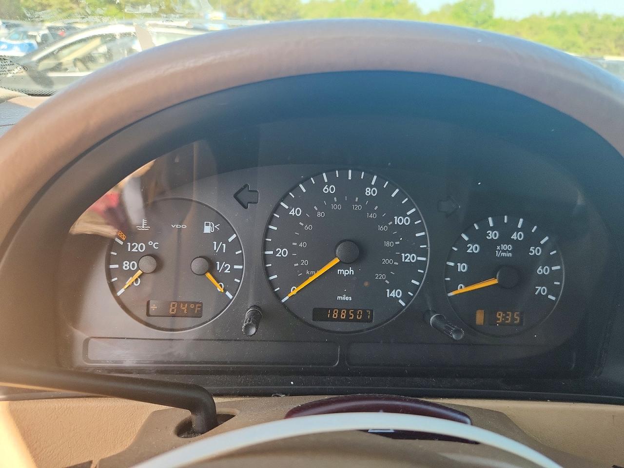 2001 Mercedes-benz Ml 320 Burgundy vin: 4JGAB54E71A249243