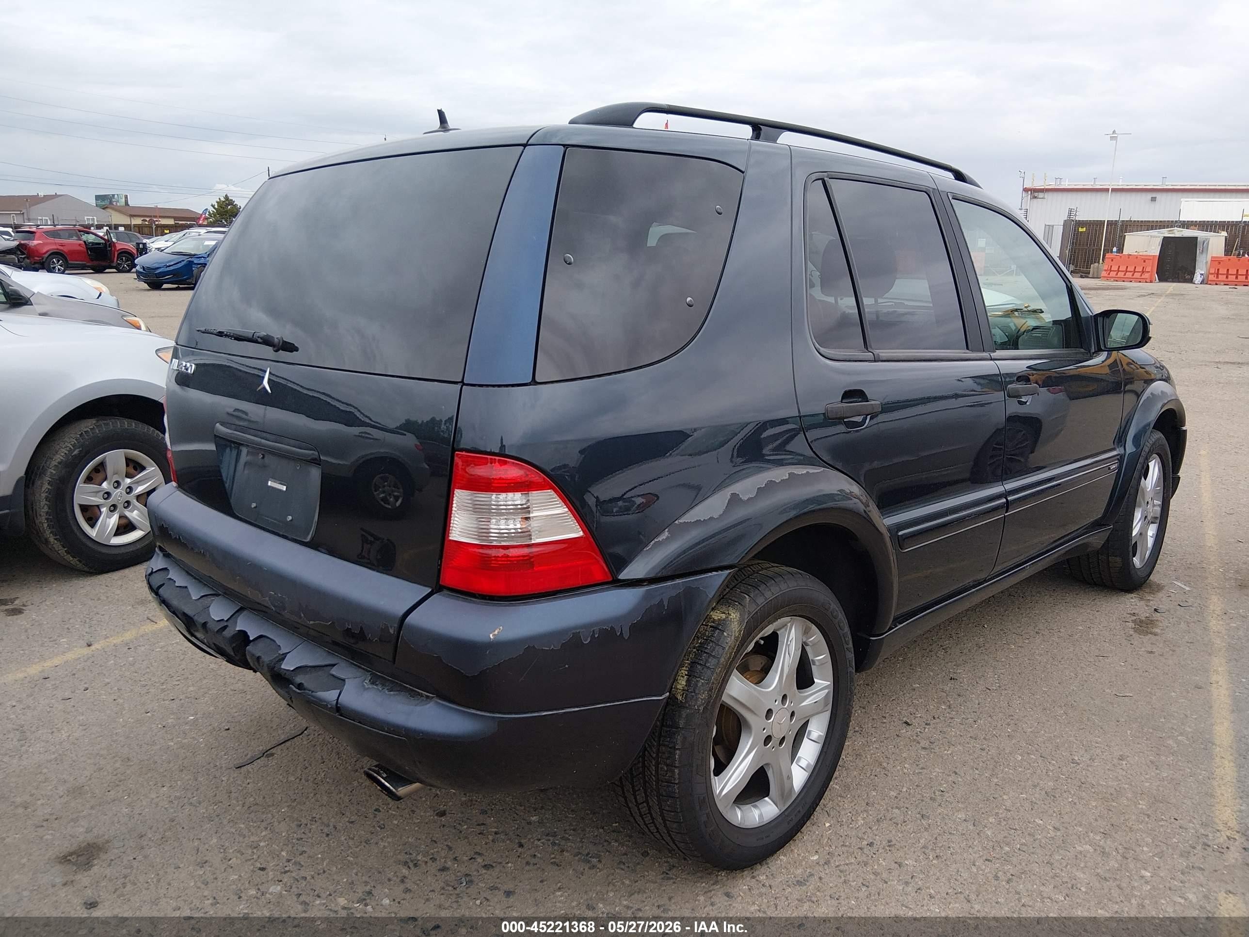 2002 Mercedes-benz Ml 320   Black vin: 4JGAB54E72A348971