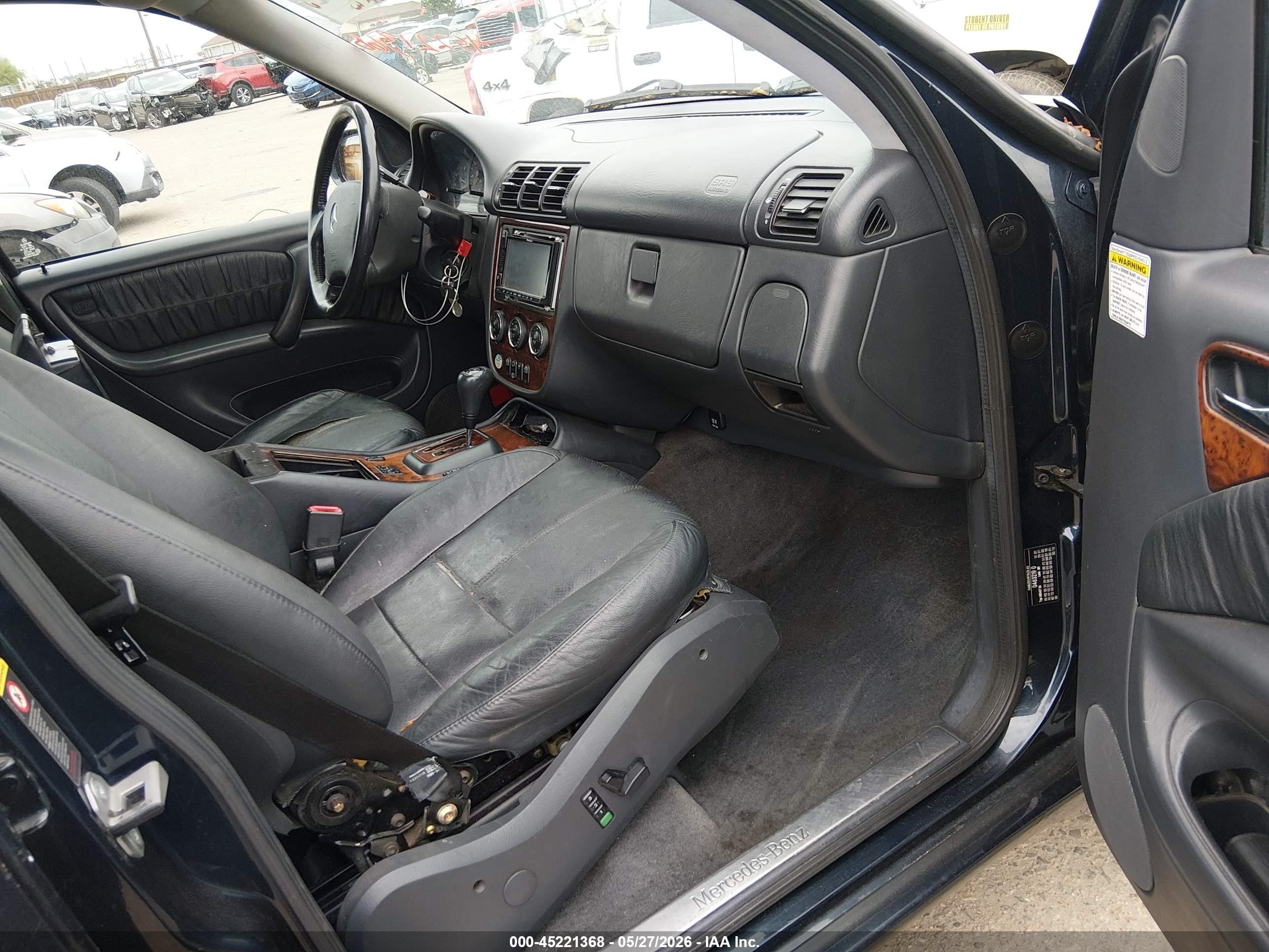 2002 Mercedes-benz Ml 320   Black vin: 4JGAB54E72A348971