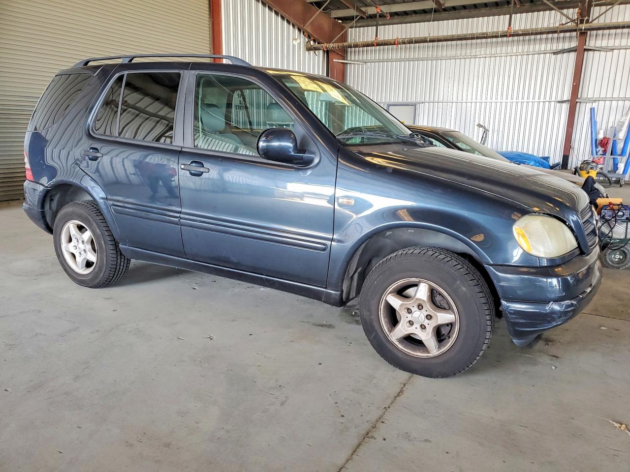 2000 Mercedes-benz Ml-class Blue vin: 4JGAB54E7YA156880
