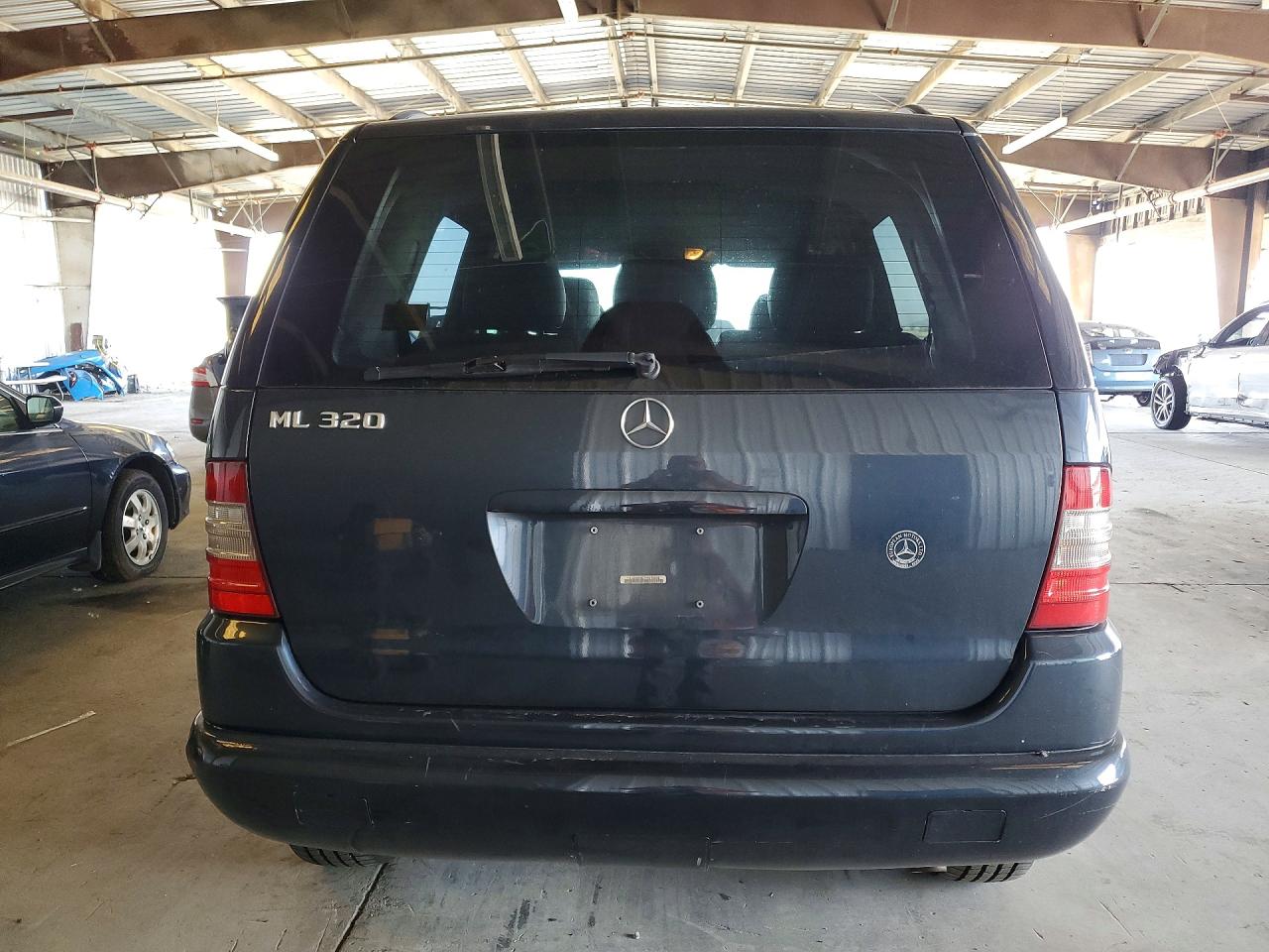 2000 Mercedes-benz Ml-class Blue vin: 4JGAB54E7YA156880