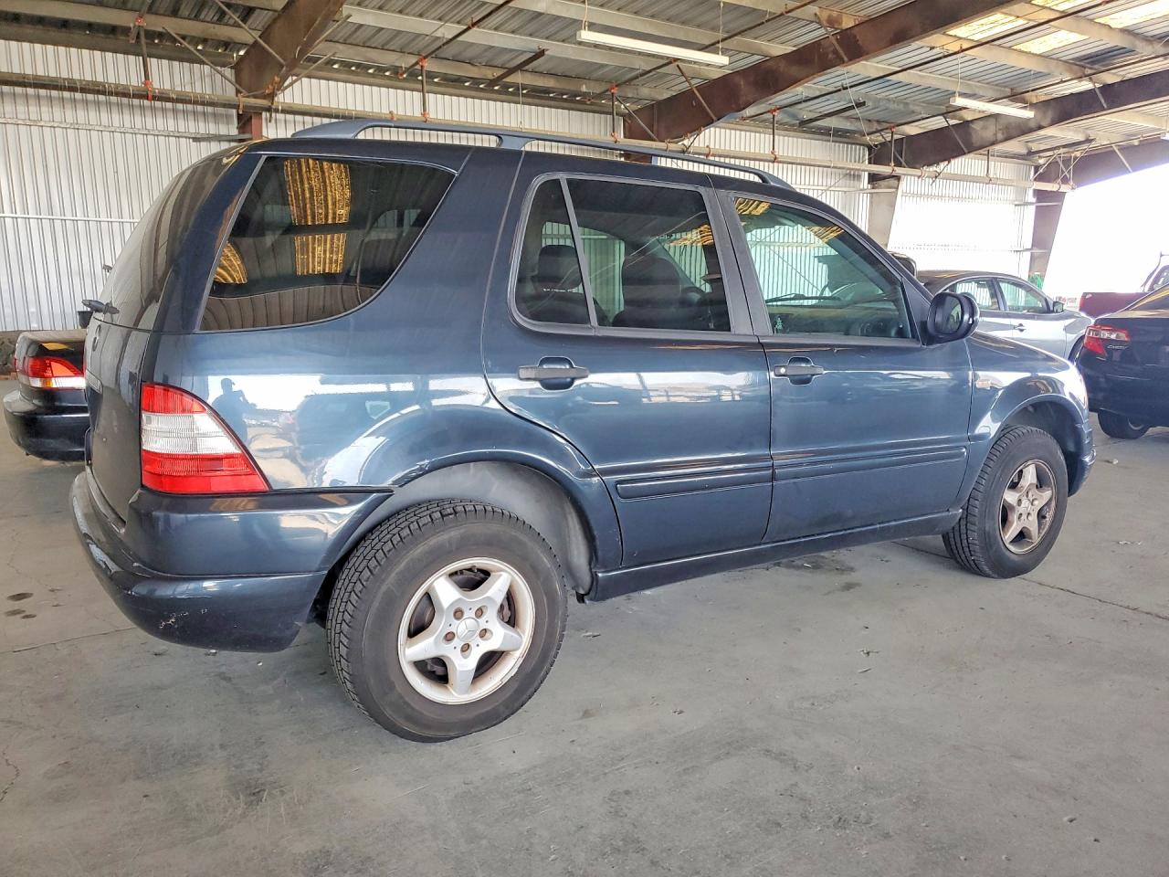 2000 Mercedes-benz Ml-class Blue vin: 4JGAB54E7YA156880