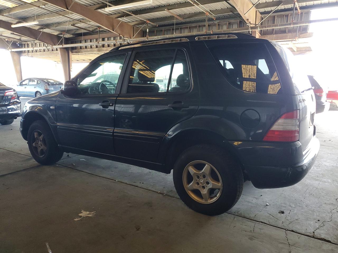 2000 Mercedes-benz Ml-class Blue vin: 4JGAB54E7YA156880